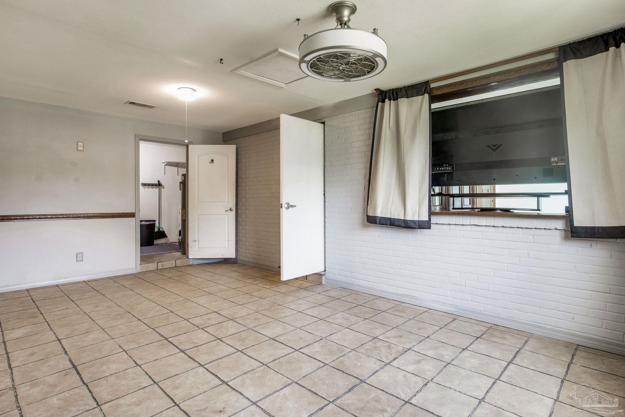 1002 Alexandria Dr