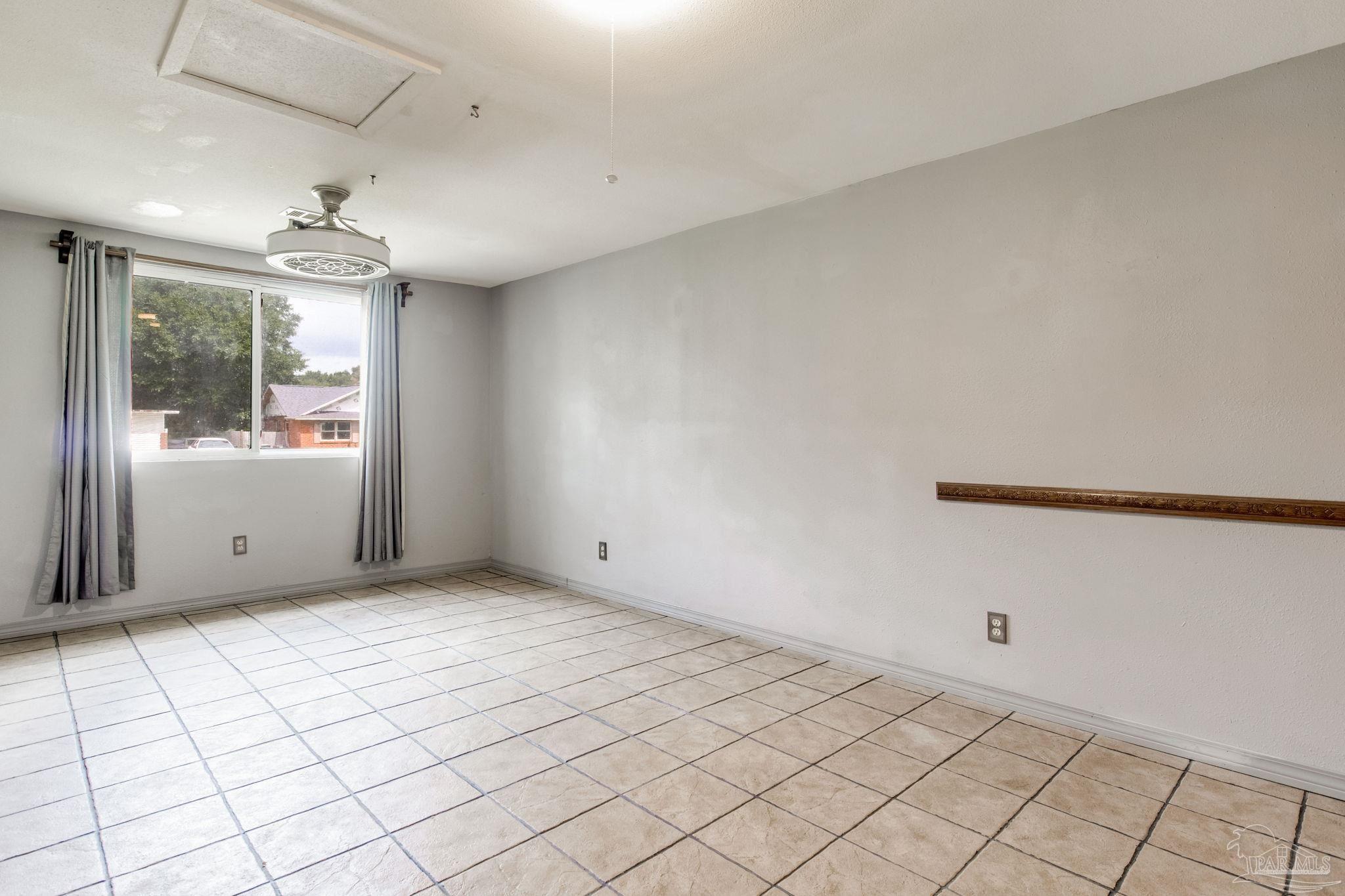 1002 Alexandria Dr