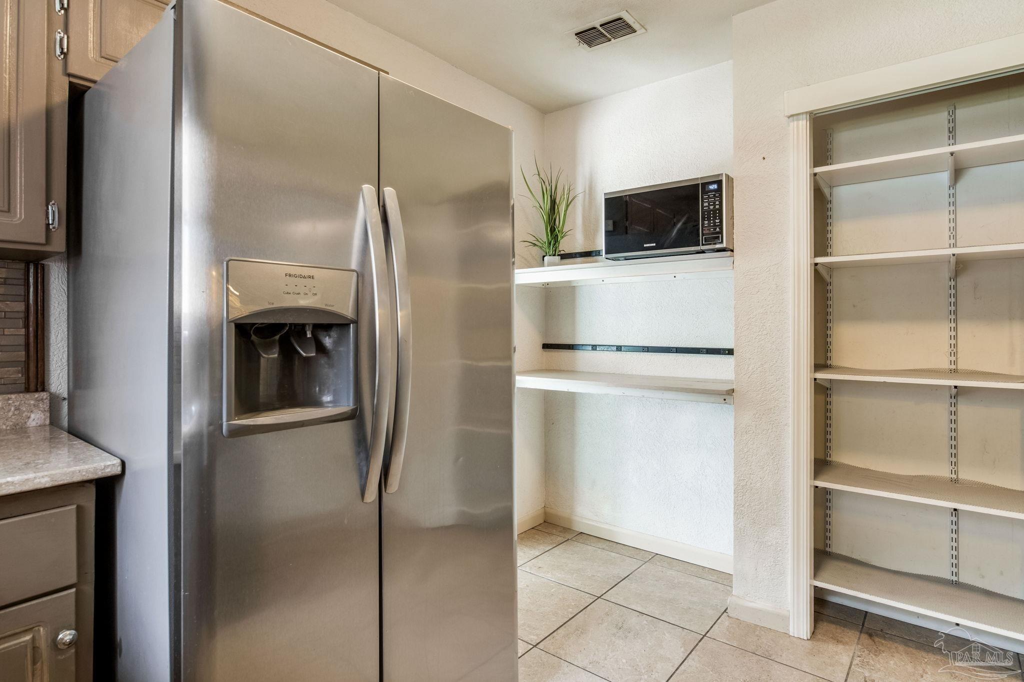 1002 Alexandria Dr