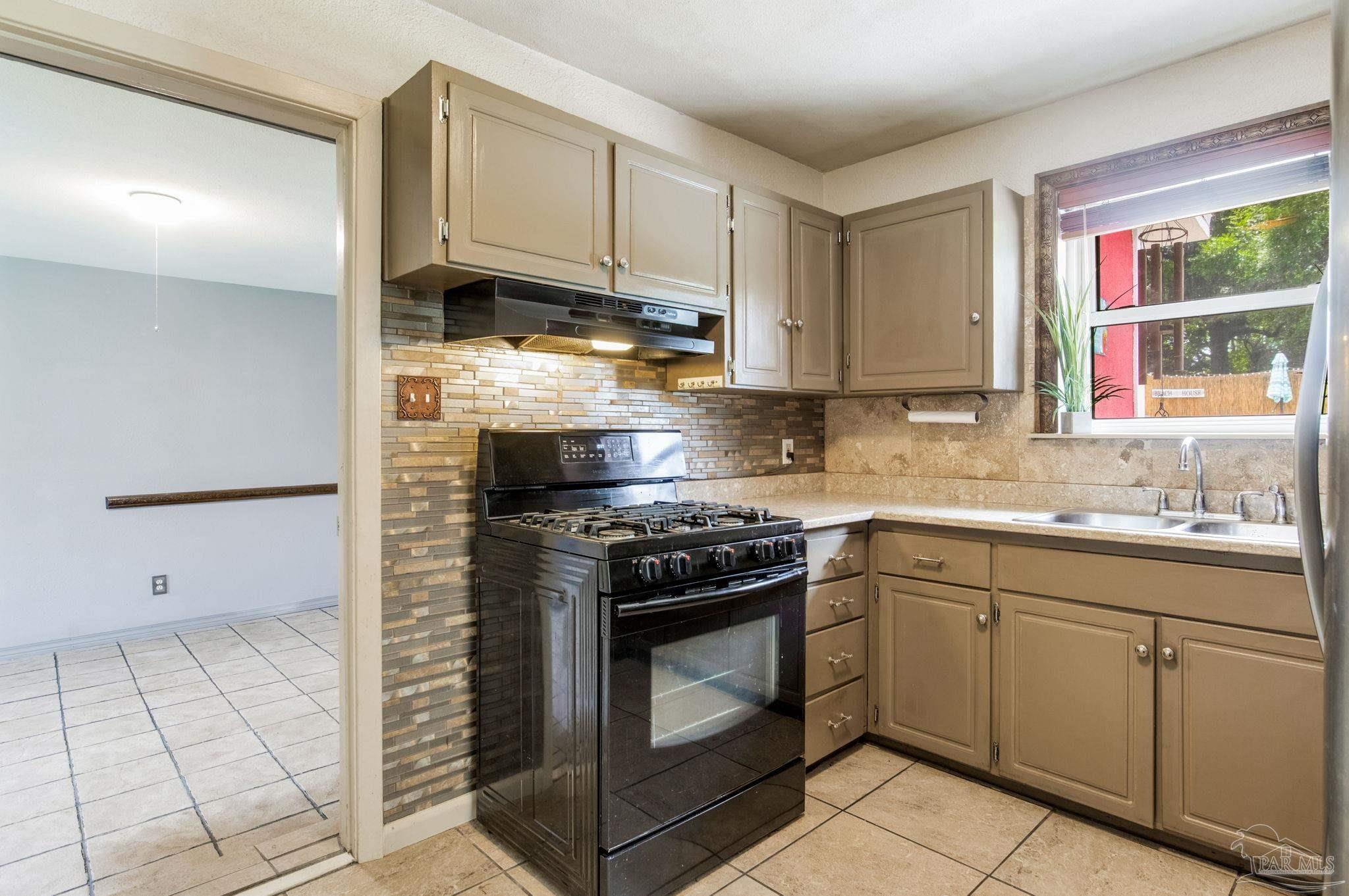 1002 Alexandria Dr