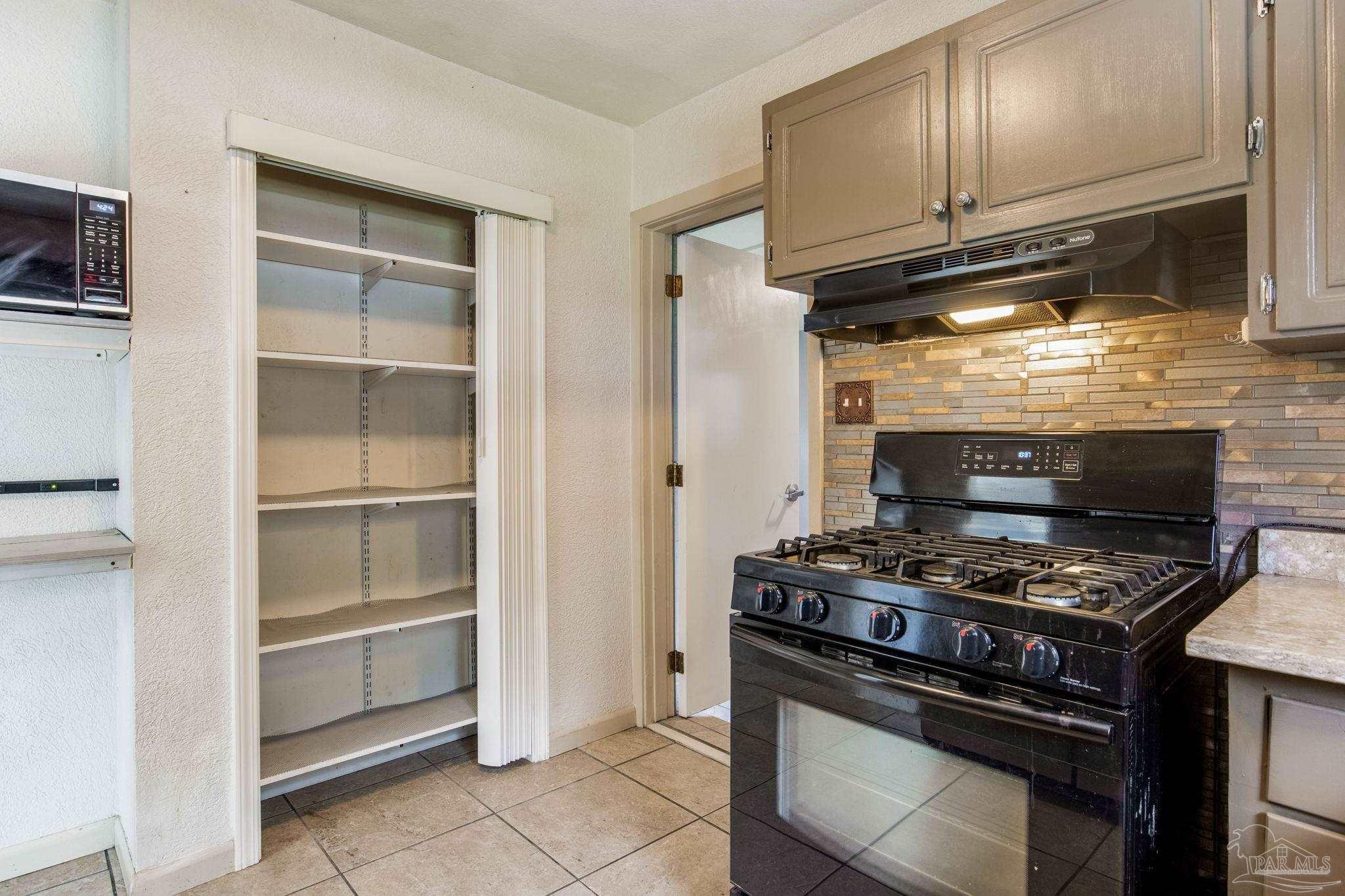 1002 Alexandria Dr