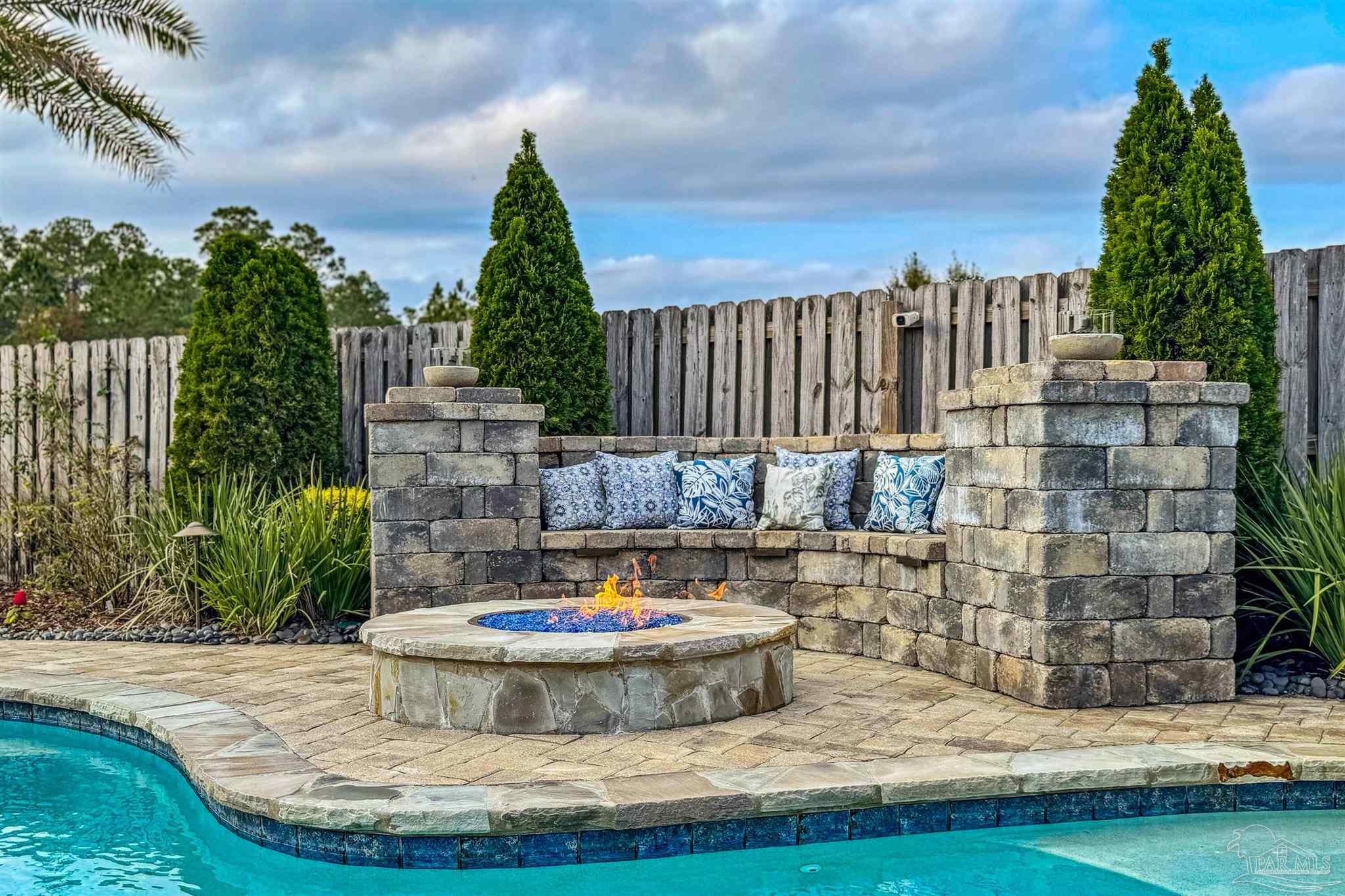 5843 Huntington Creek Blvd