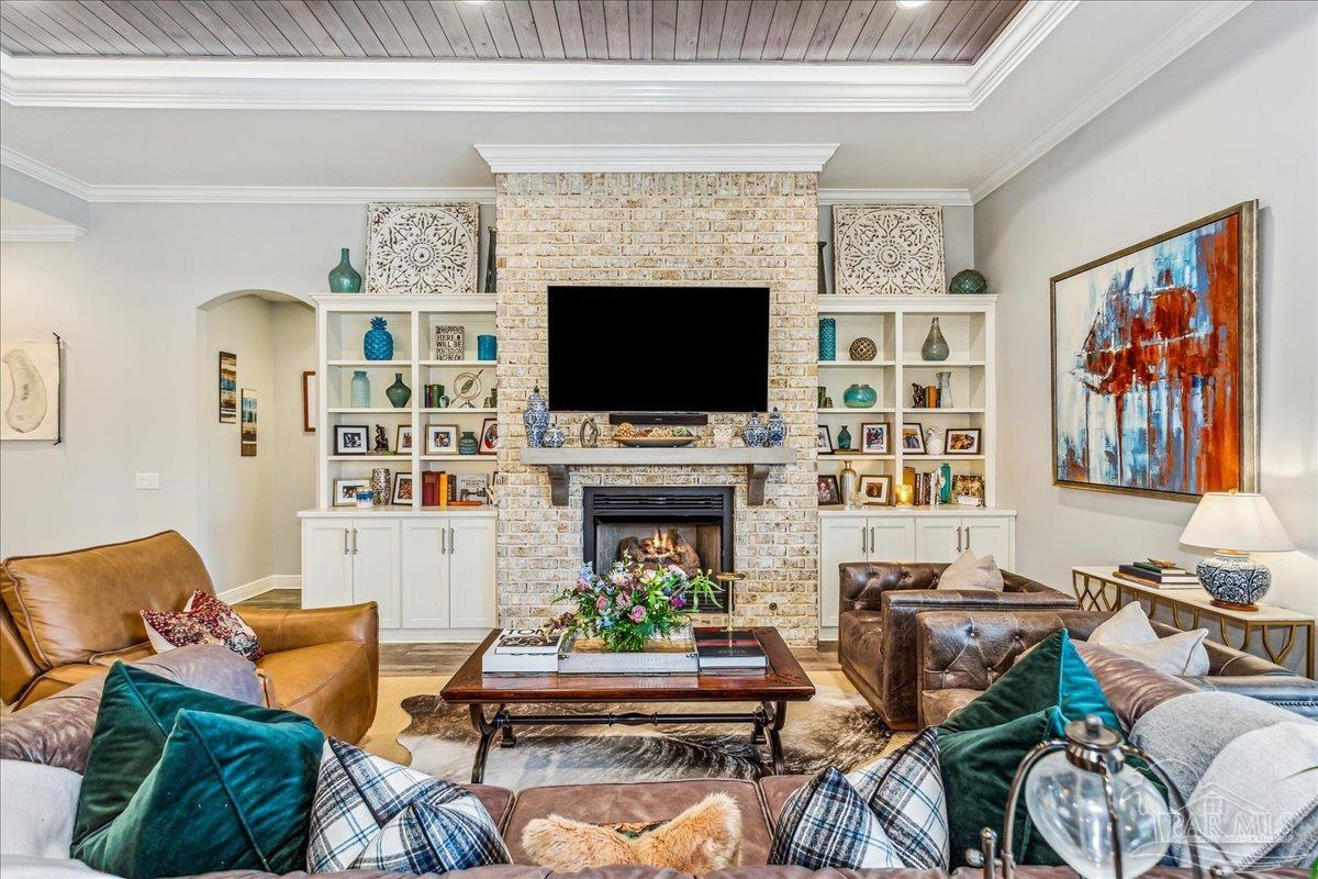 5843 Huntington Creek Blvd