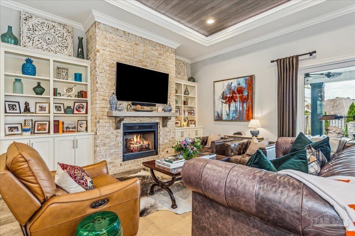 5843 Huntington Creek Blvd