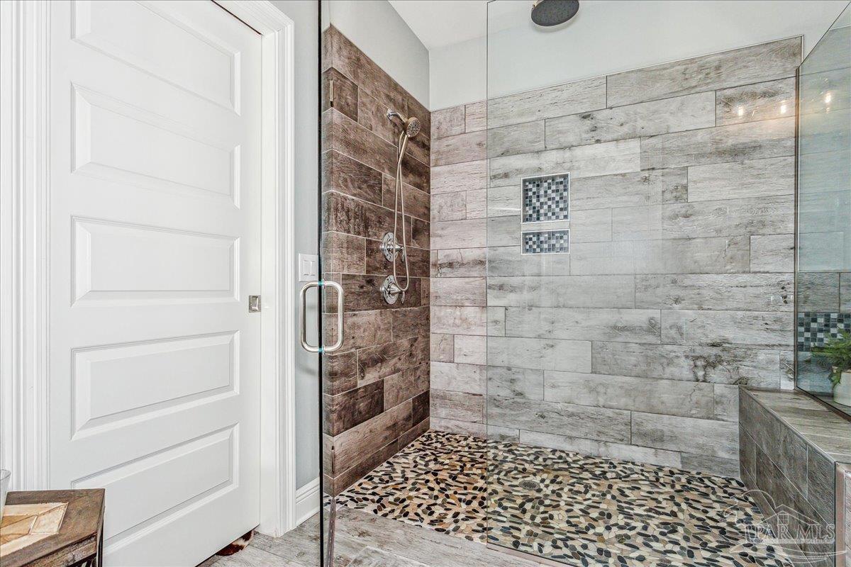 5843 Huntington Creek Blvd