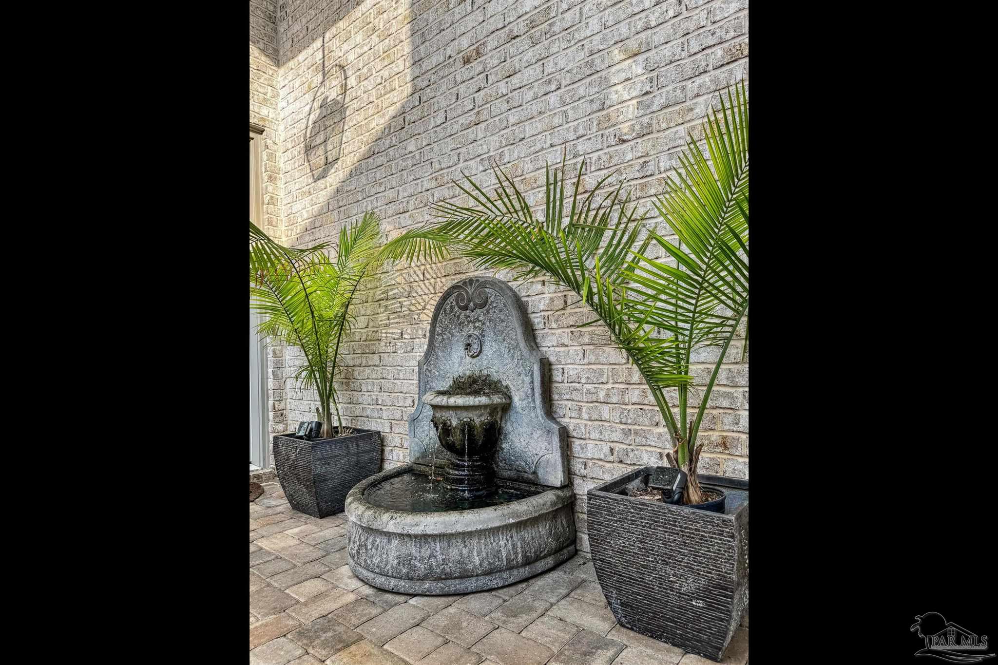 5843 Huntington Creek Blvd