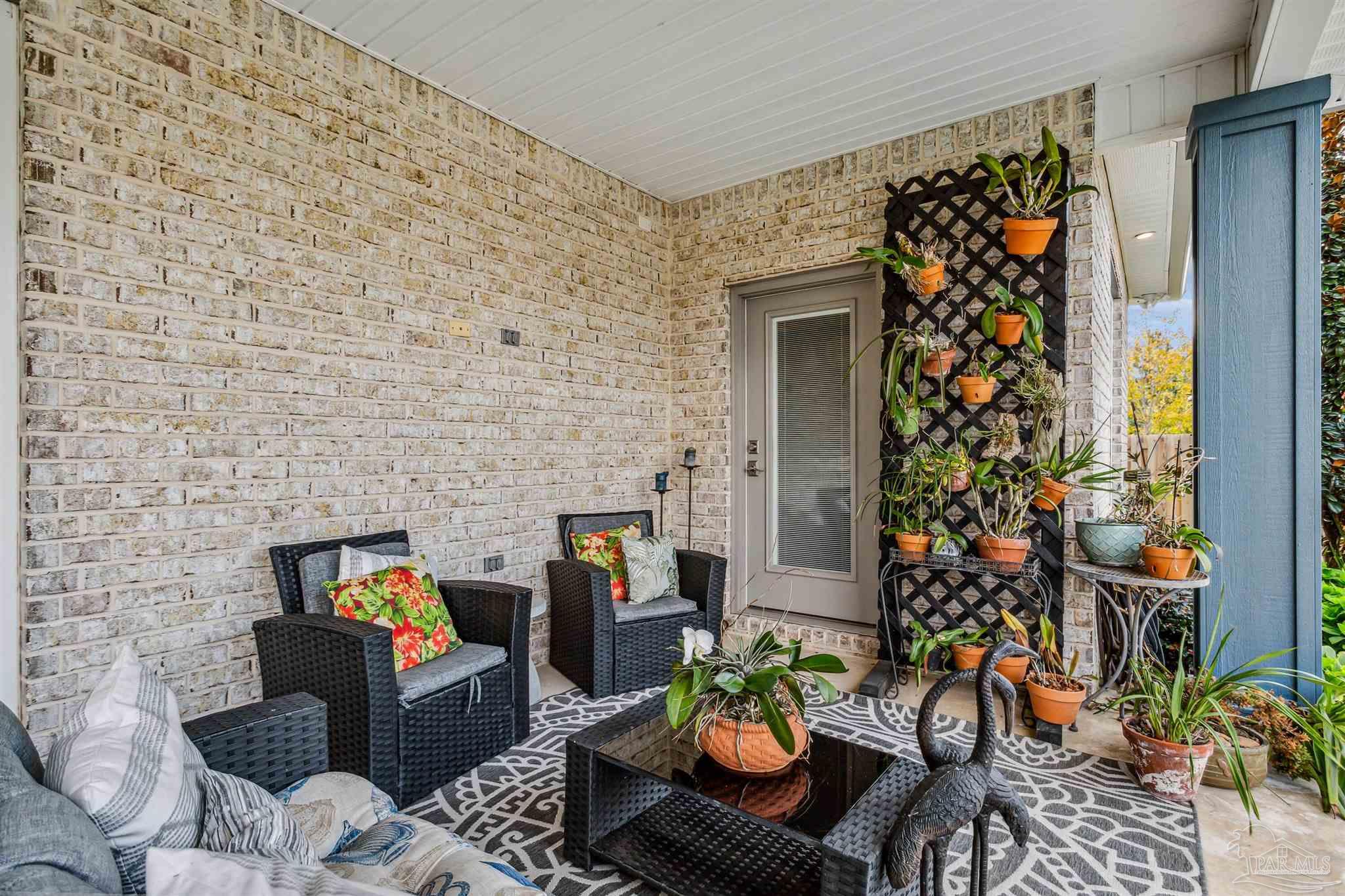 5843 Huntington Creek Blvd