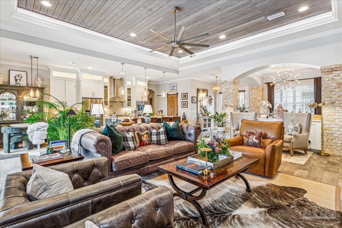 5843 Huntington Creek Blvd