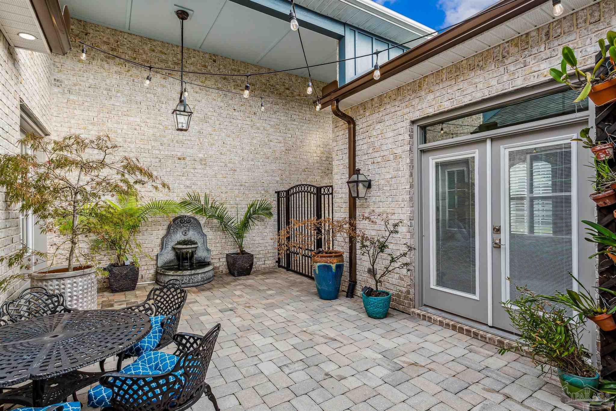 5843 Huntington Creek Blvd