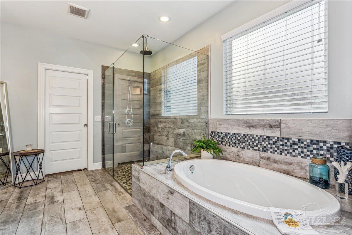 5843 Huntington Creek Blvd