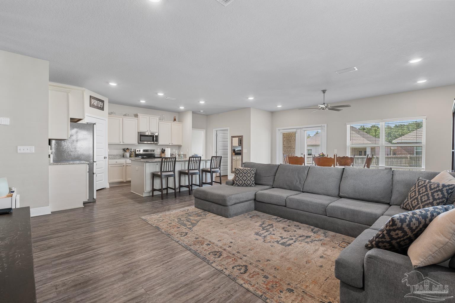 7695 Burnside Loop