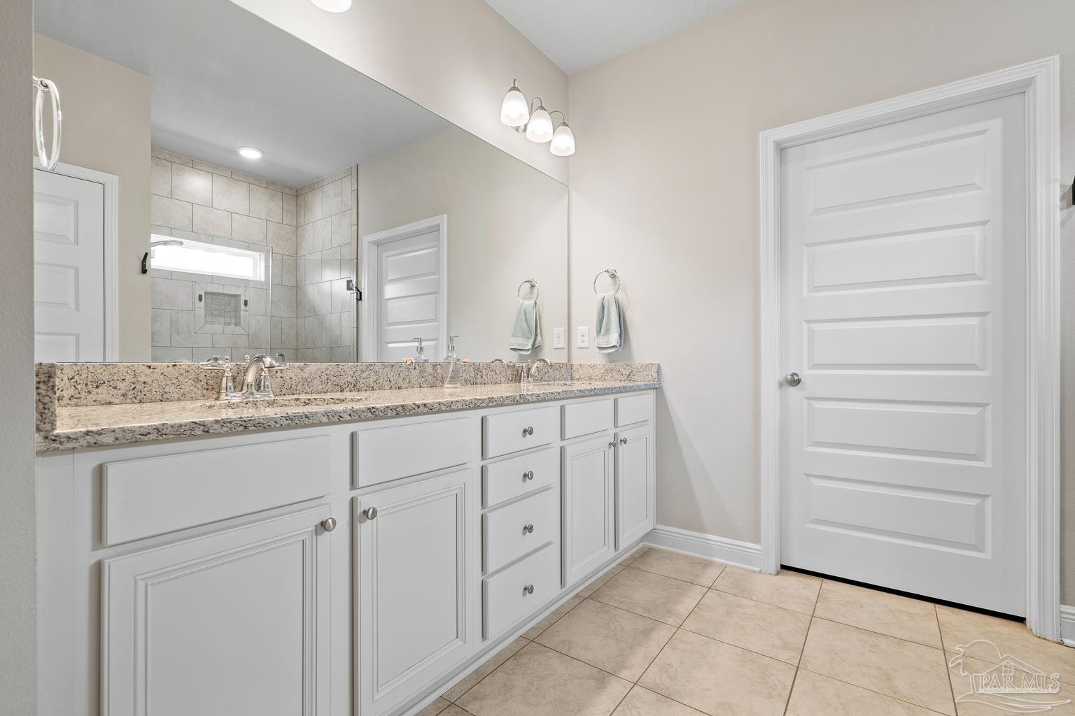 7695 Burnside Loop