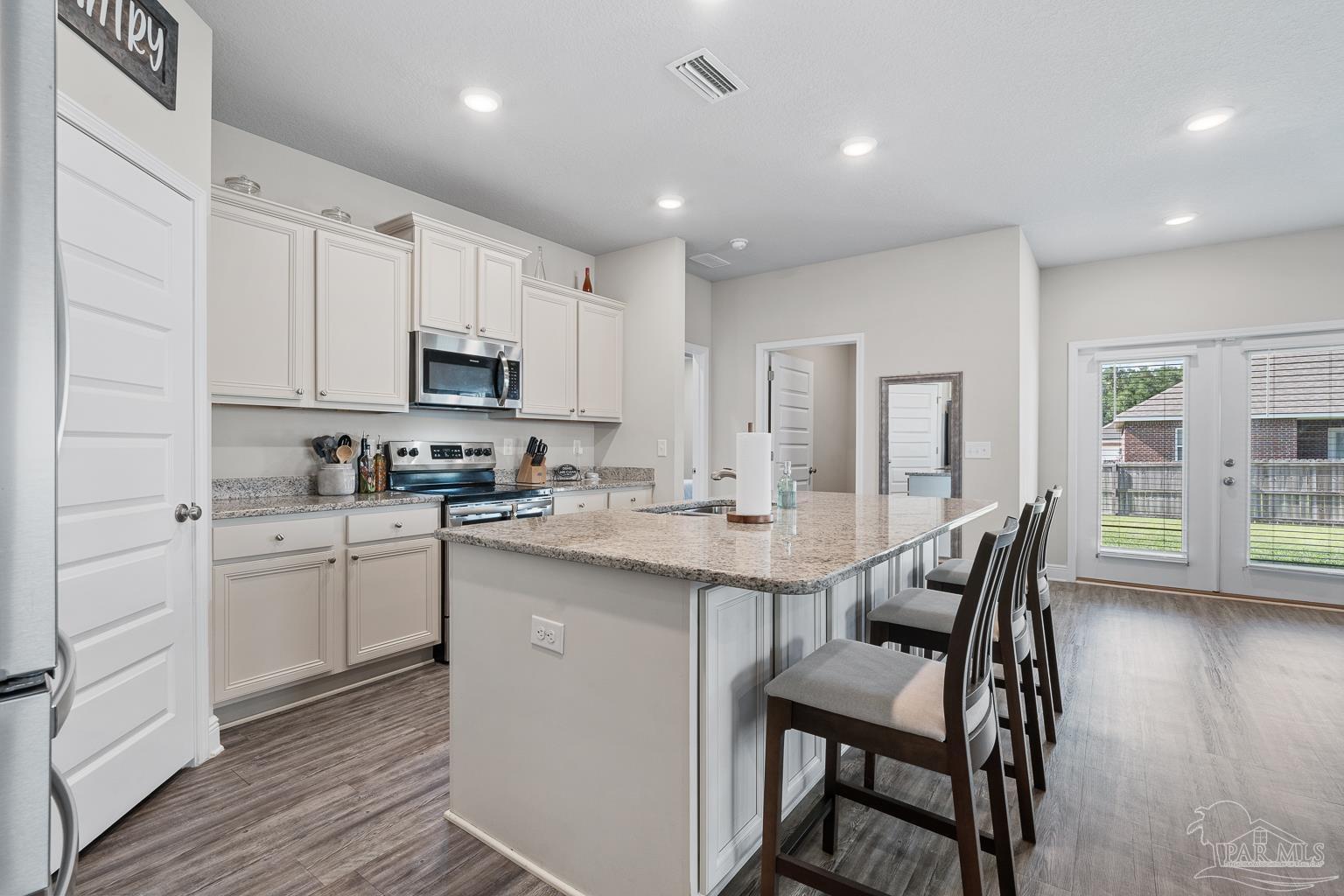7695 Burnside Loop