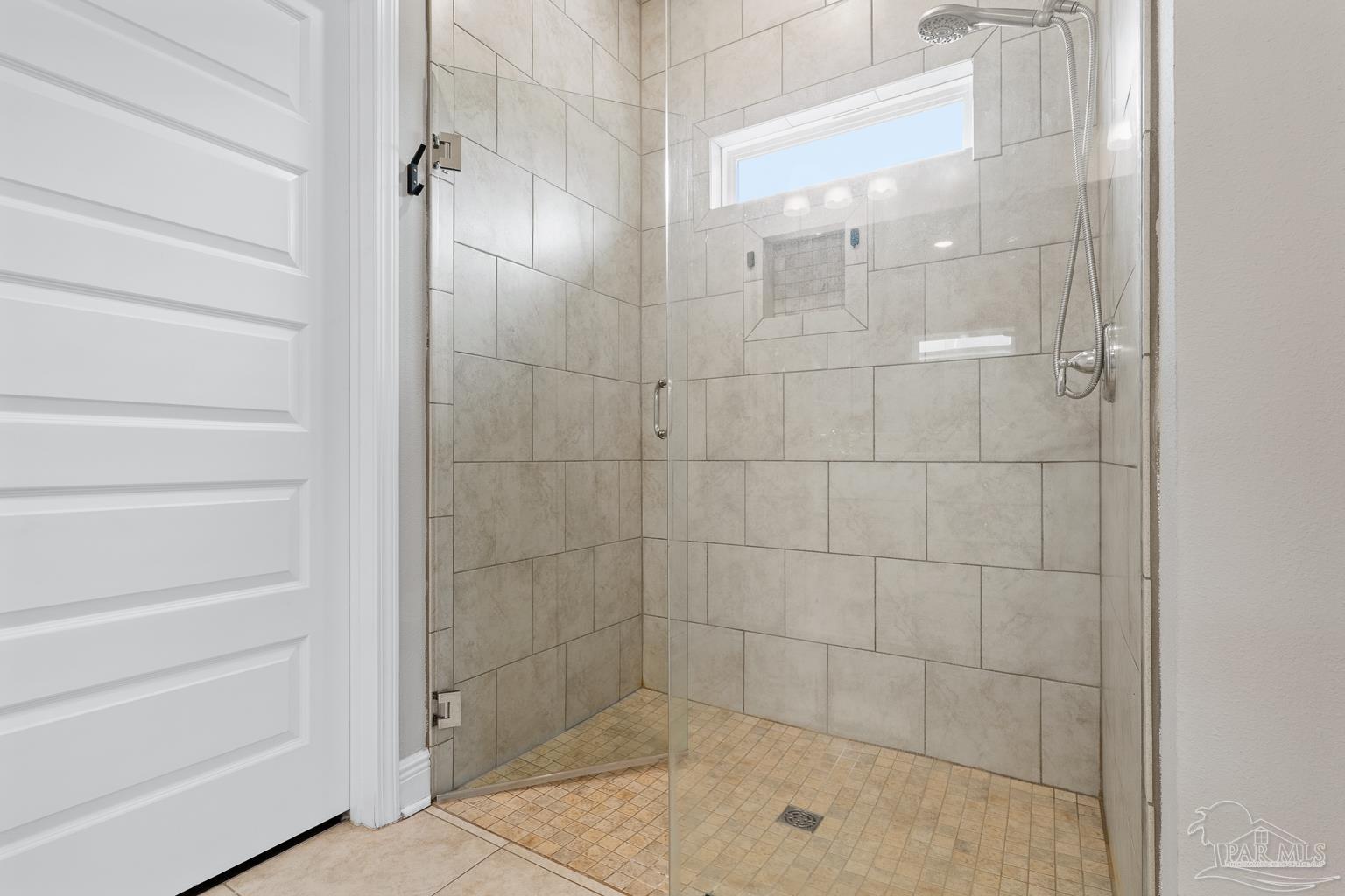 7695 Burnside Loop