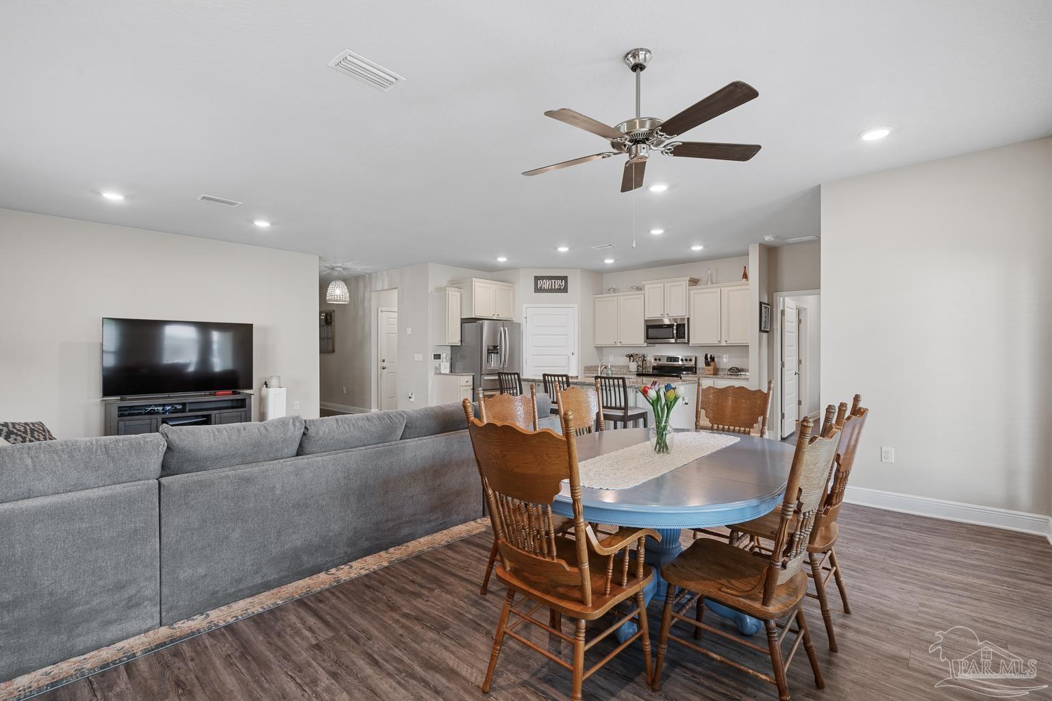 7695 Burnside Loop