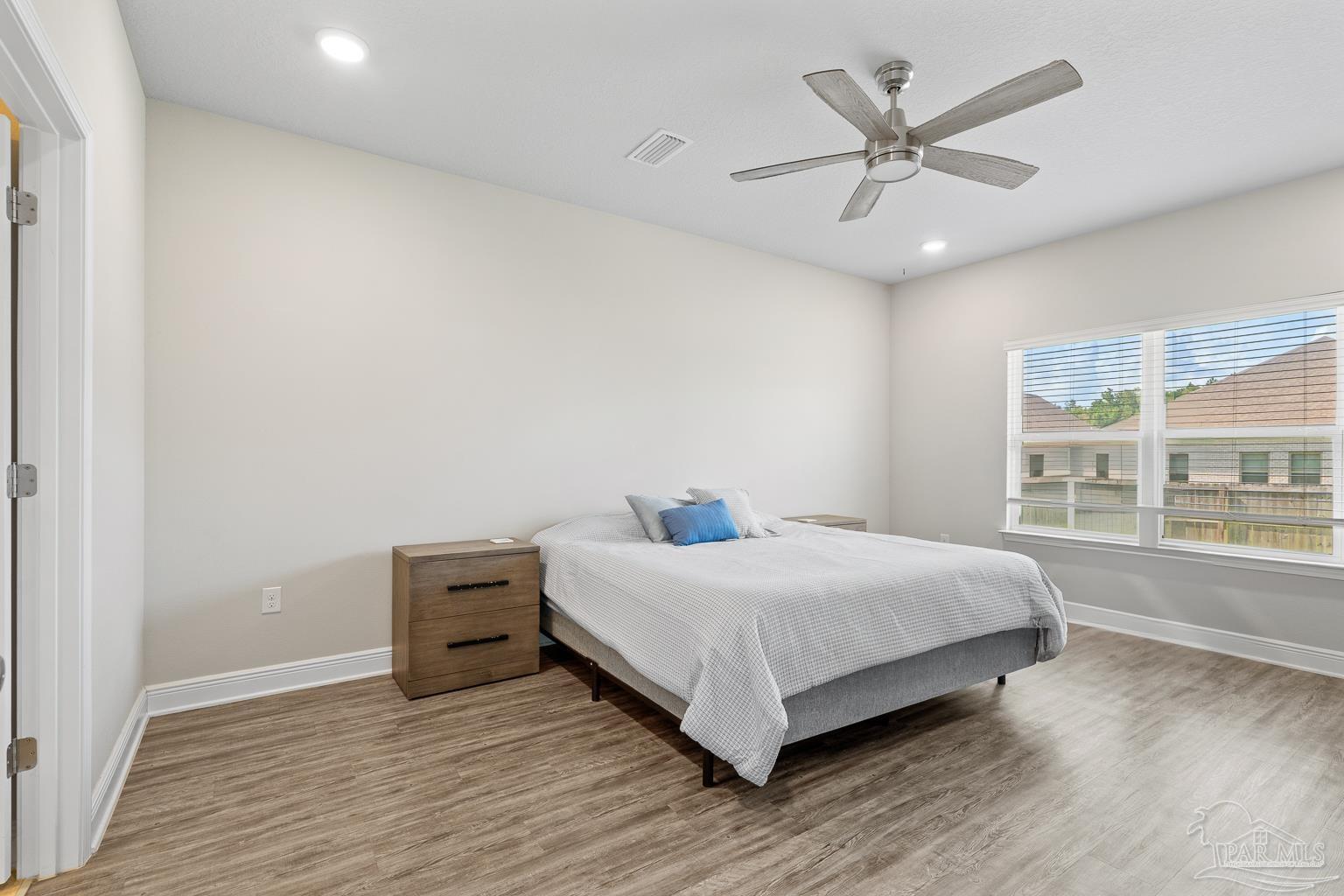 7695 Burnside Loop