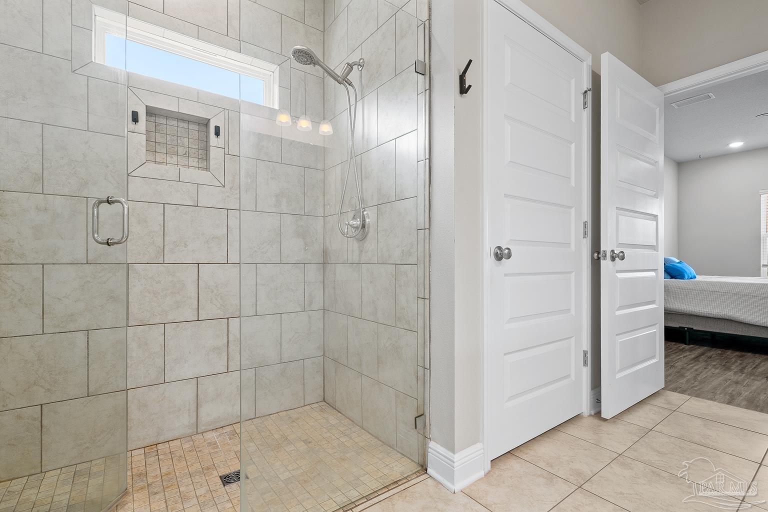 7695 Burnside Loop