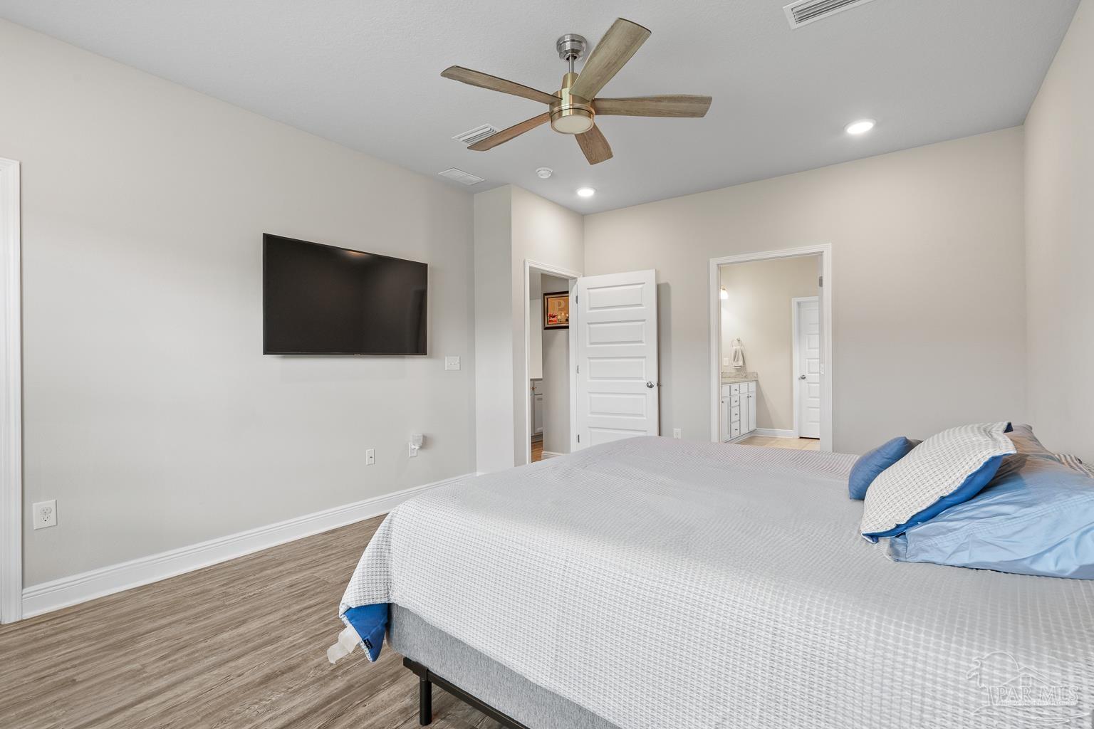 7695 Burnside Loop