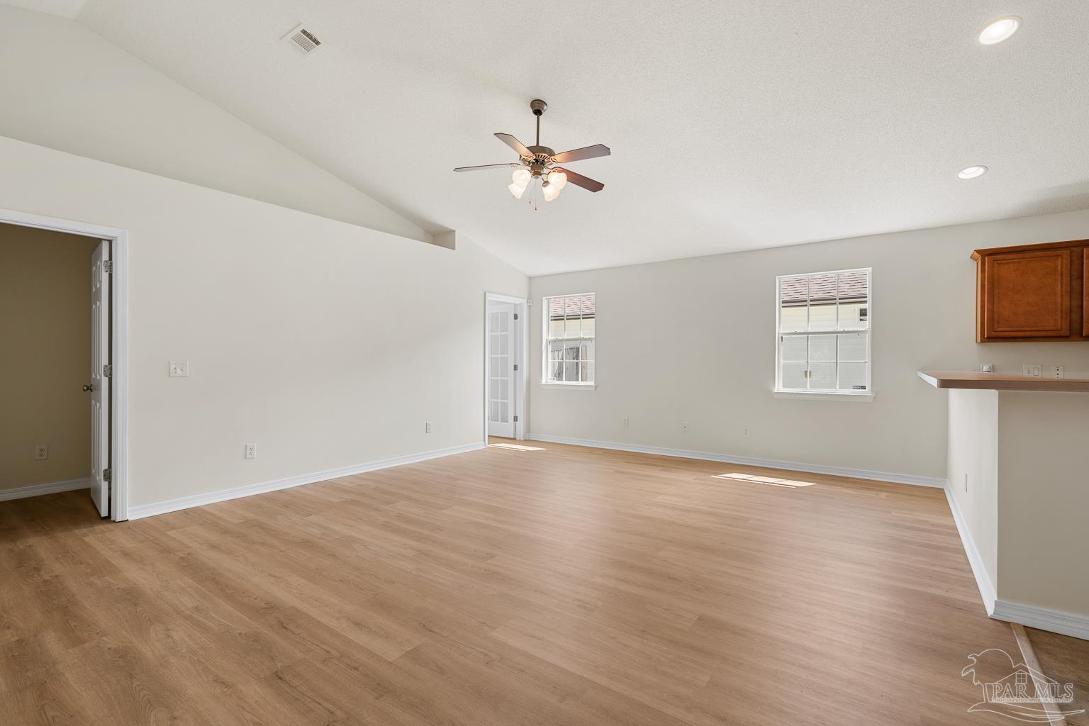 176 Creekview Dr