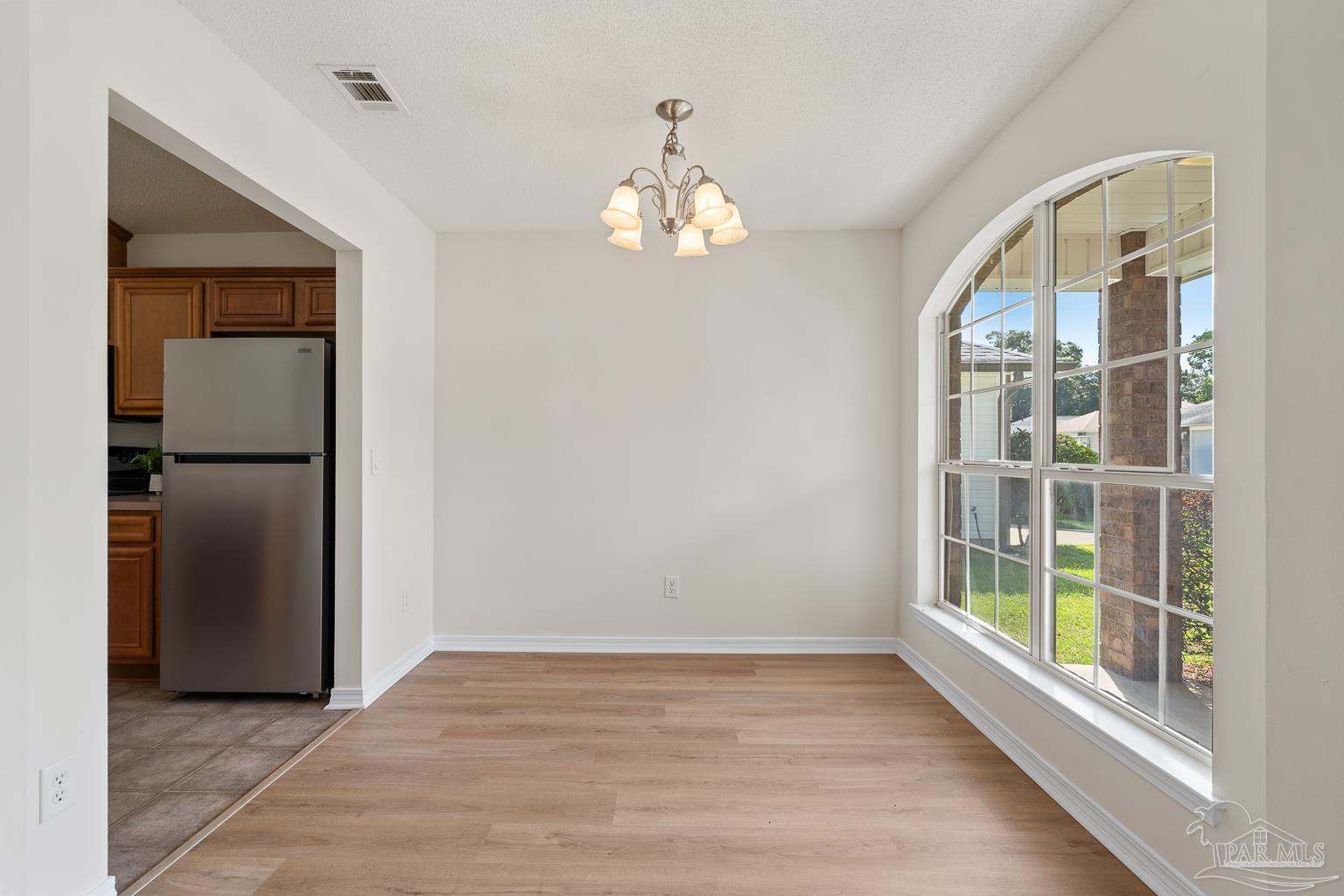 176 Creekview Dr