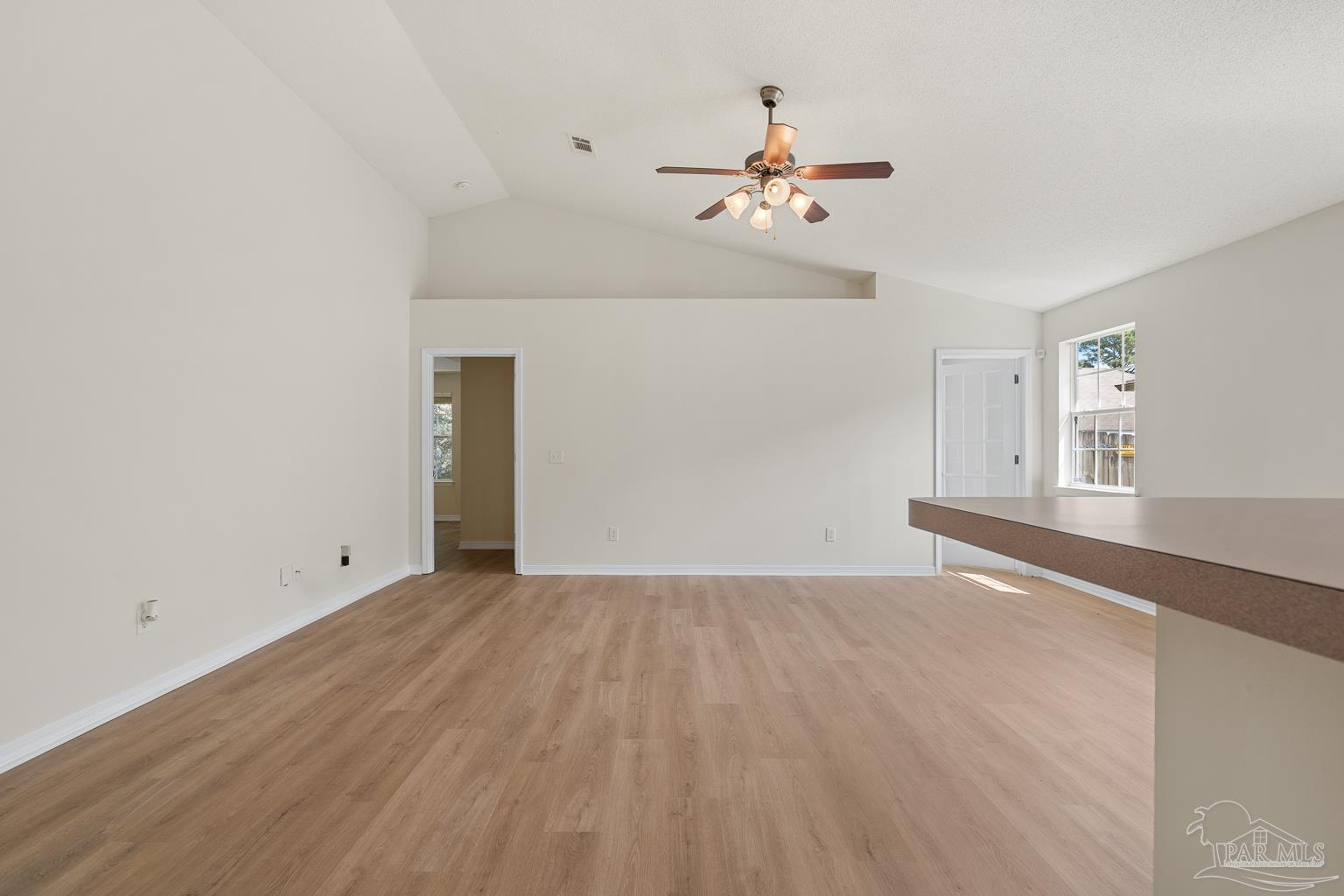 176 Creekview Dr