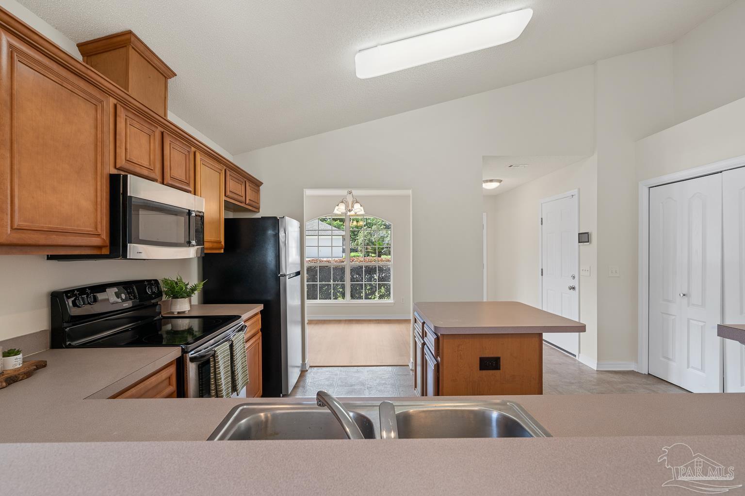 176 Creekview Dr