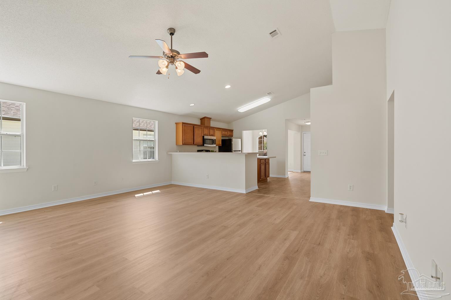 176 Creekview Dr