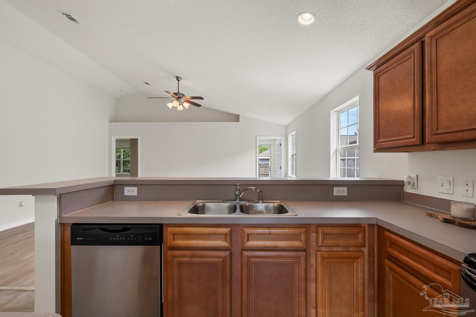 176 Creekview Dr