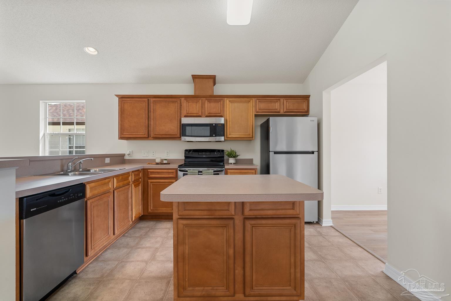 176 Creekview Dr