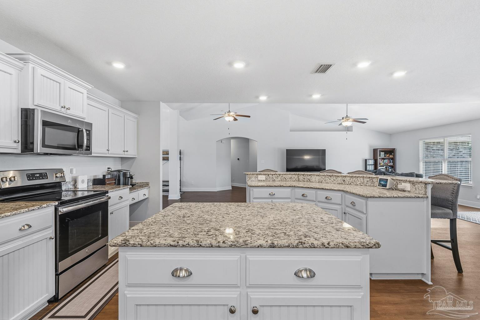 5961 Makenna Dr