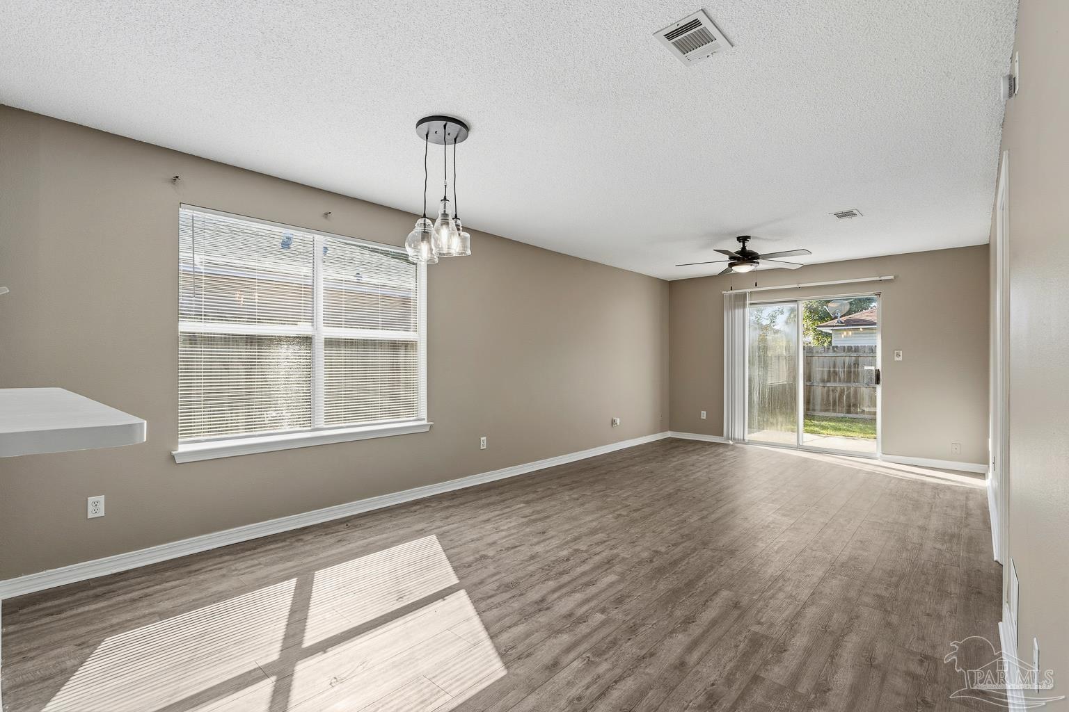 1099 Antigua Cir
