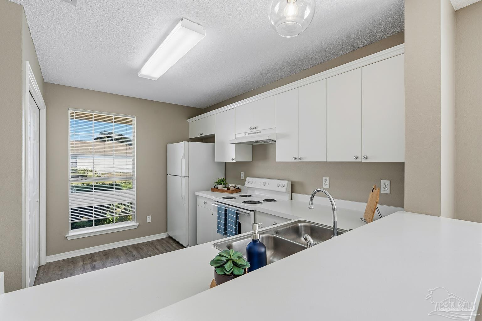 1099 Antigua Cir