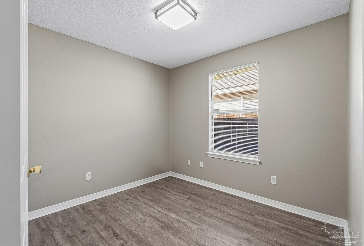 1099 Antigua Cir