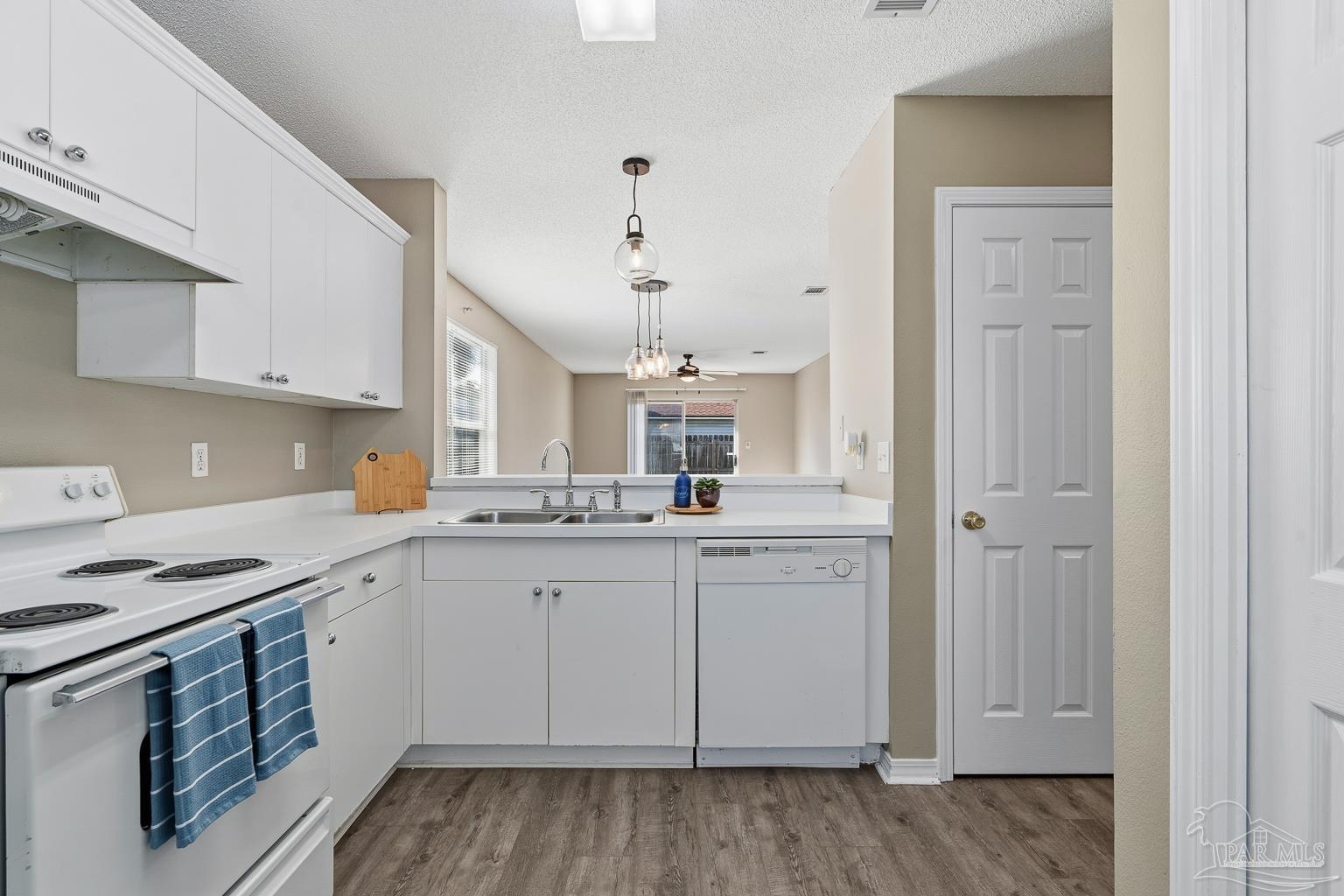 1099 Antigua Cir
