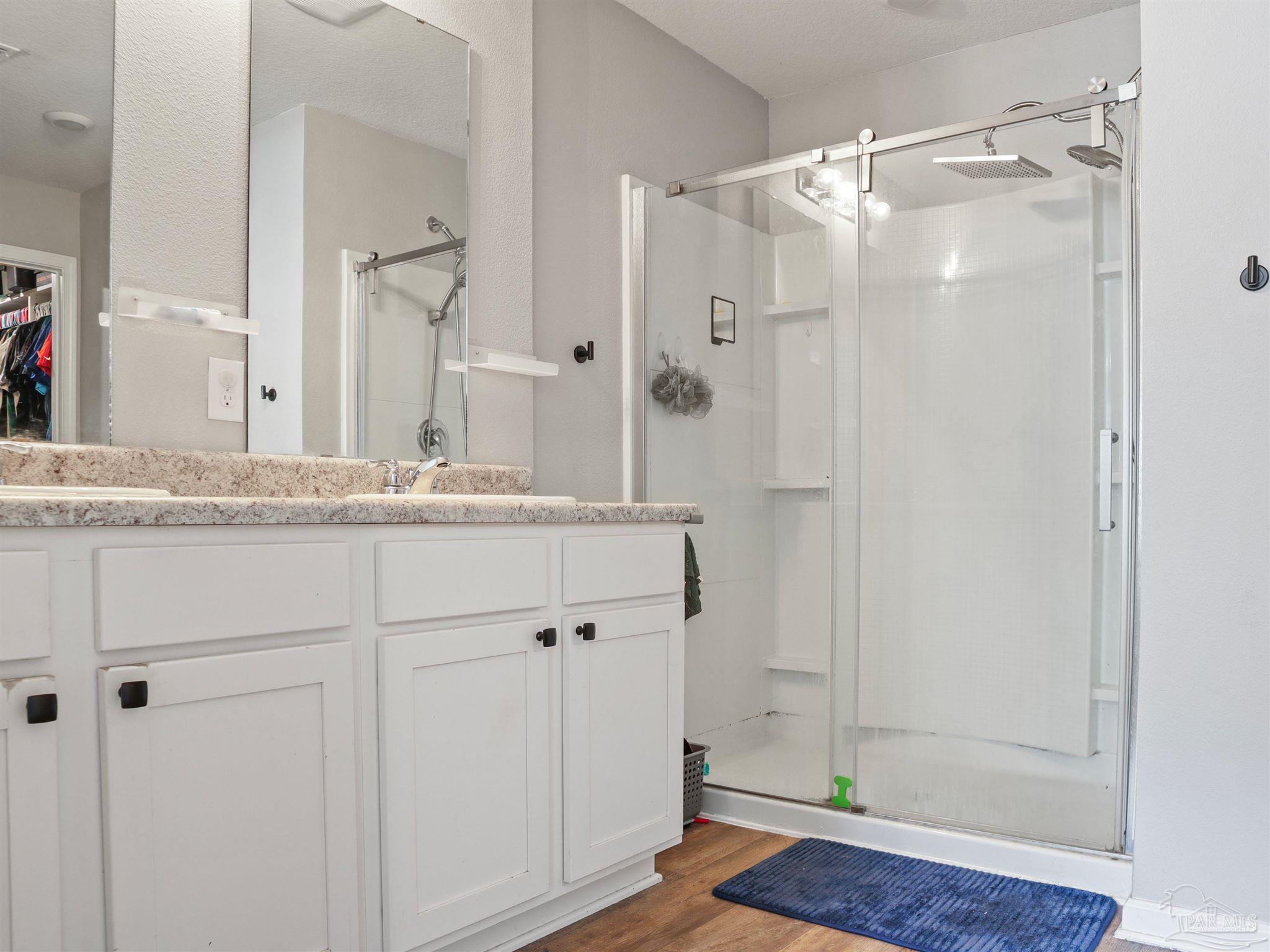 10509 Queens Gate Cir