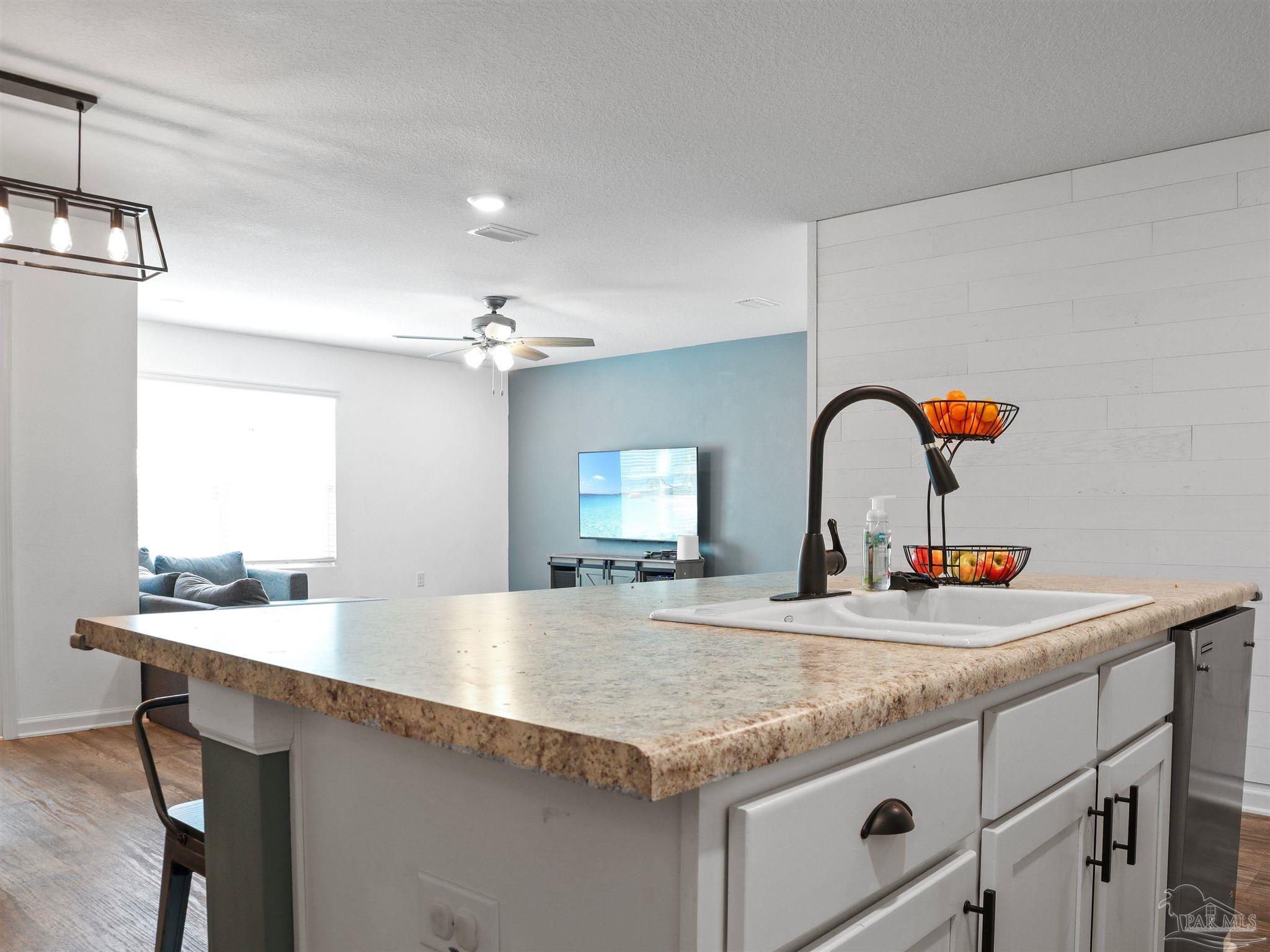 10509 Queens Gate Cir