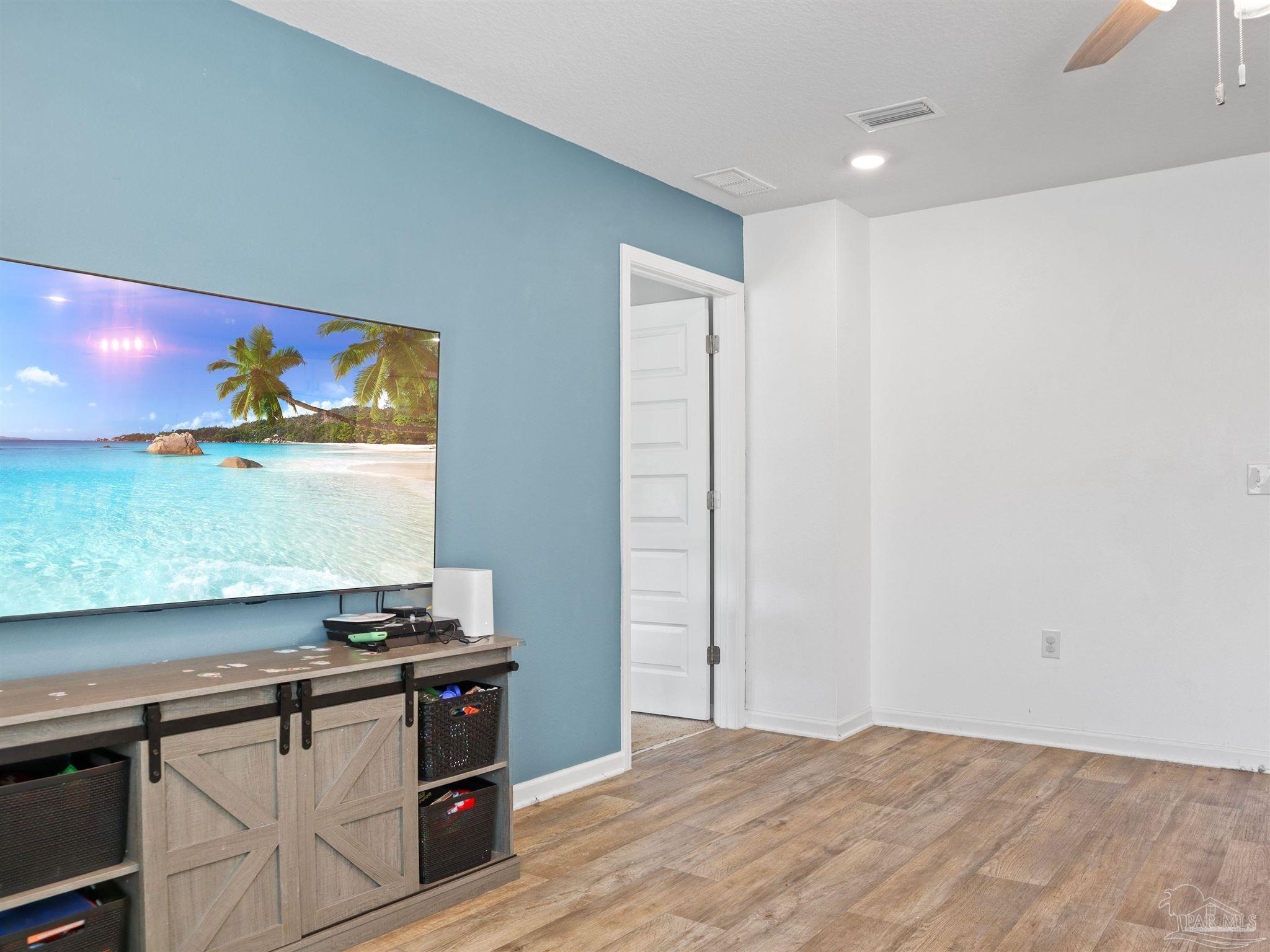 10509 Queens Gate Cir