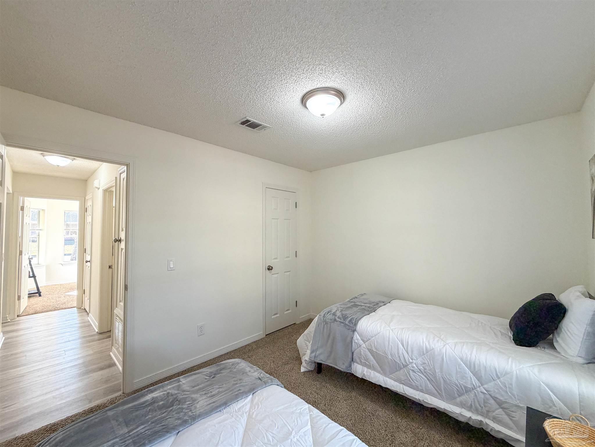 10660 Creek Ridge Dr