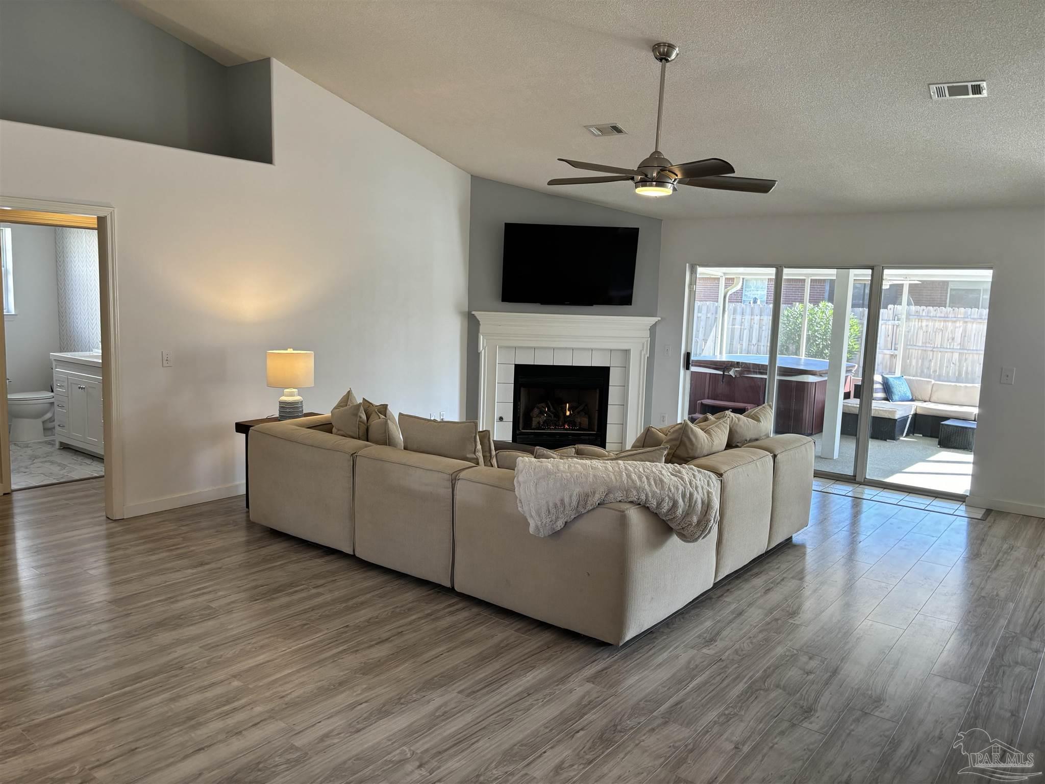 1697 Beachside Dr
