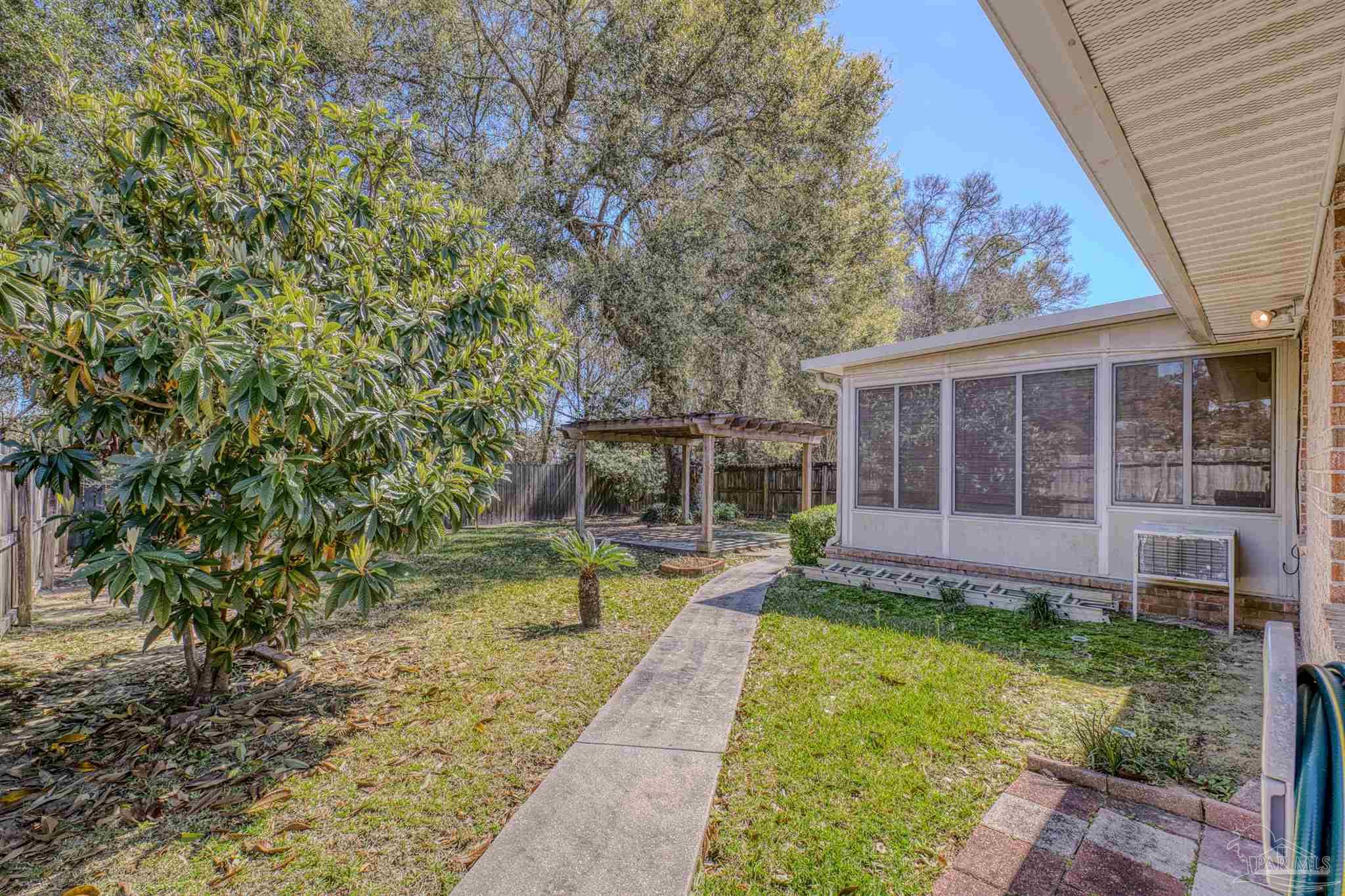 785 Ladner Dr