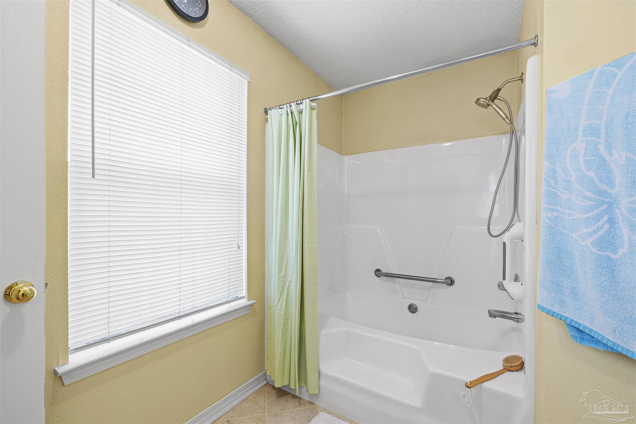 785 Ladner Dr