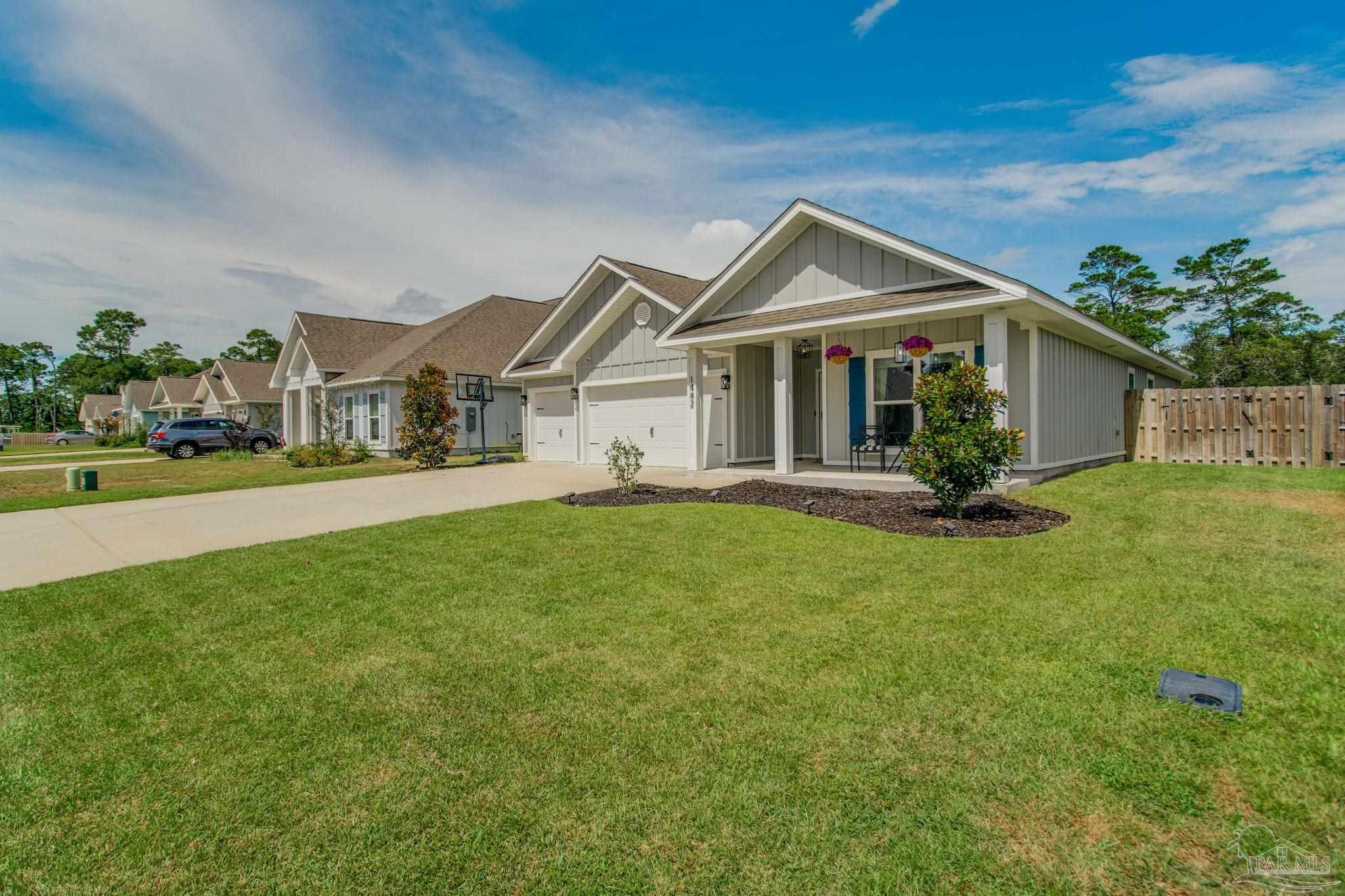 1482 Ballyhoo Dr