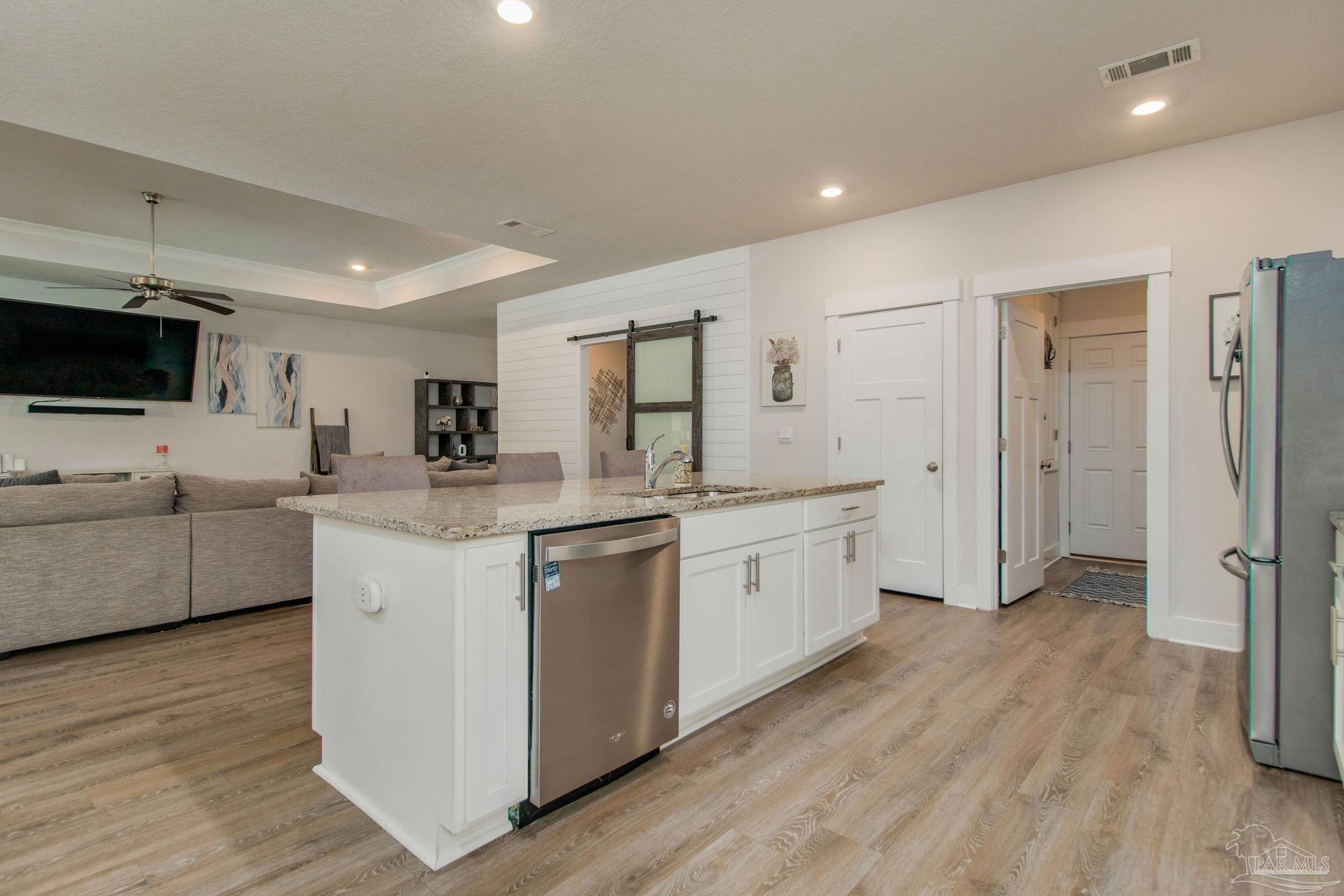 1482 Ballyhoo Dr