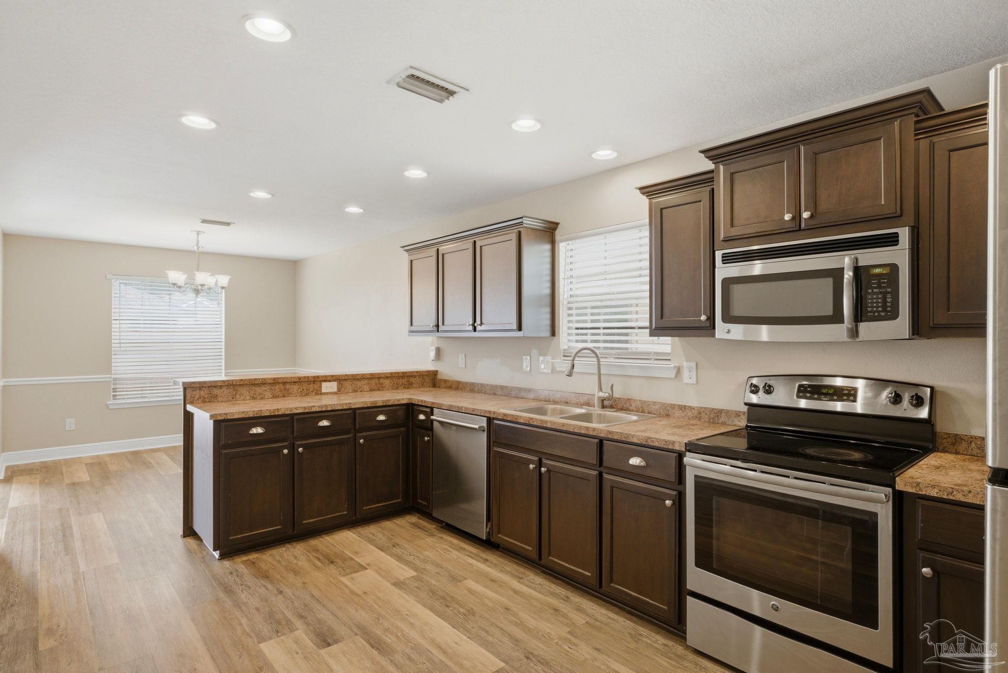 3799 Weatherstone Cir