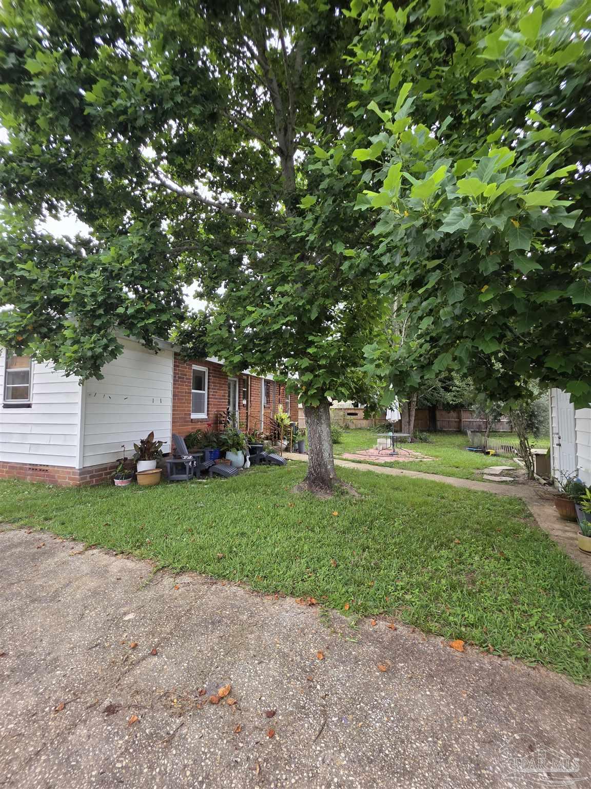 215 Berry Rd