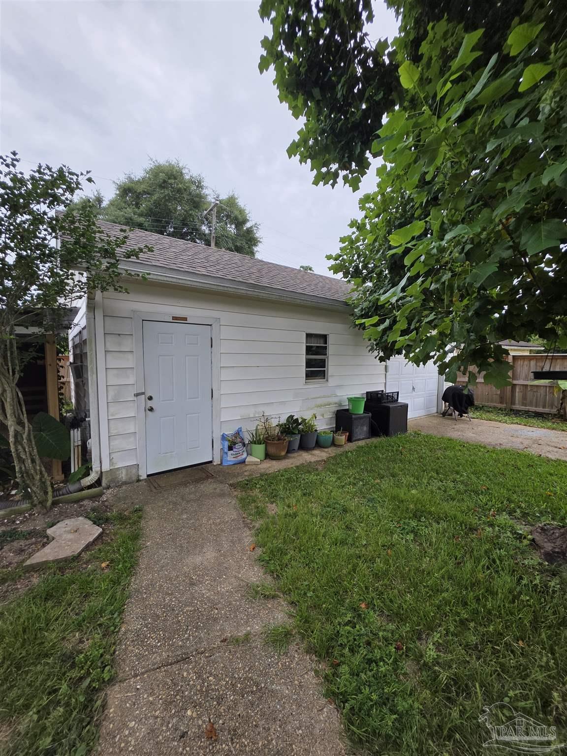 215 Berry Rd