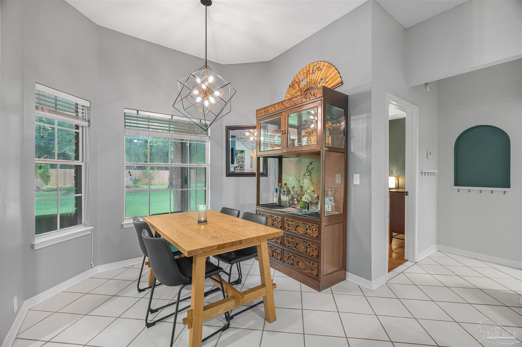 3068 Killarney Dr