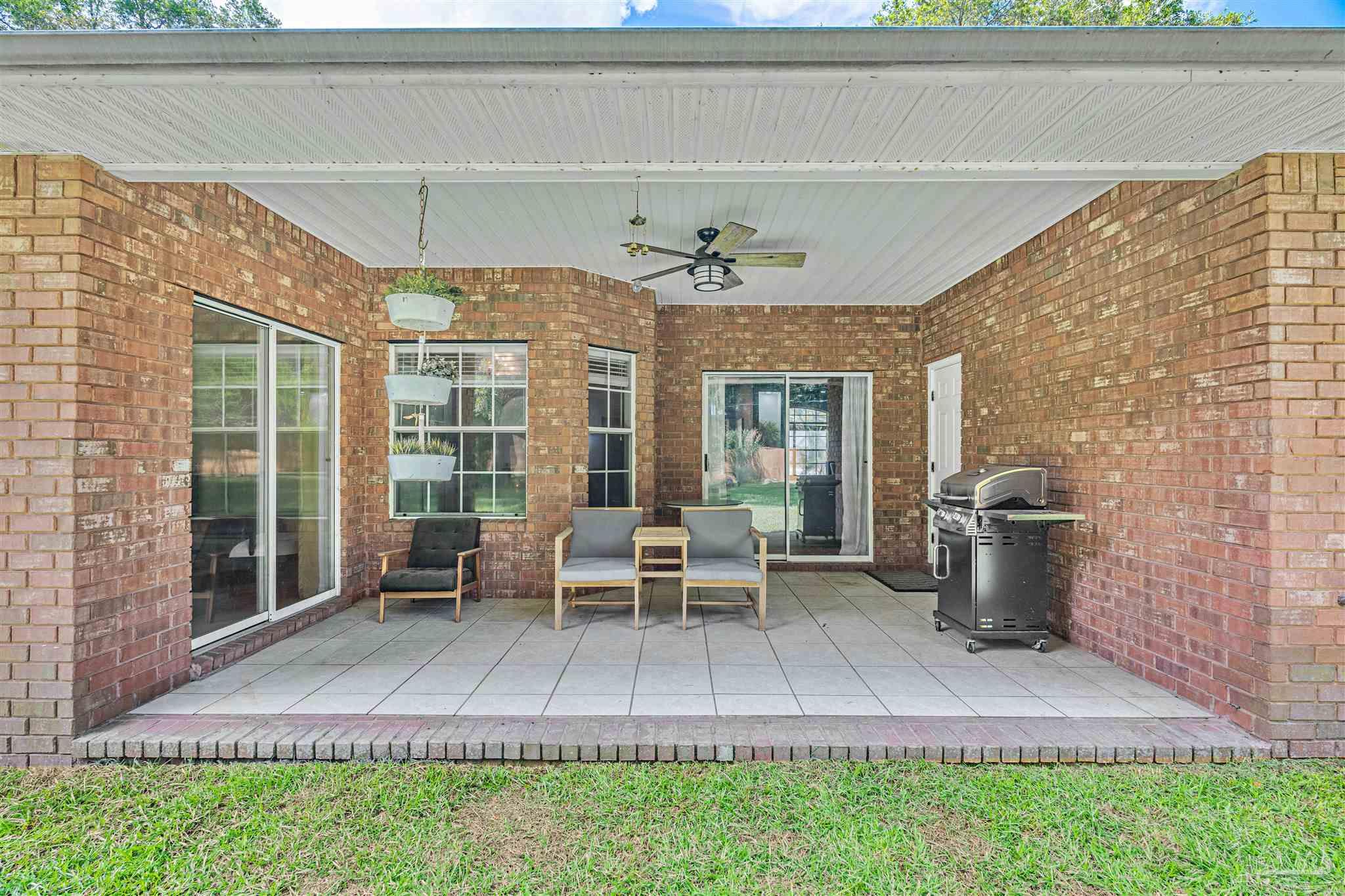 3068 Killarney Dr