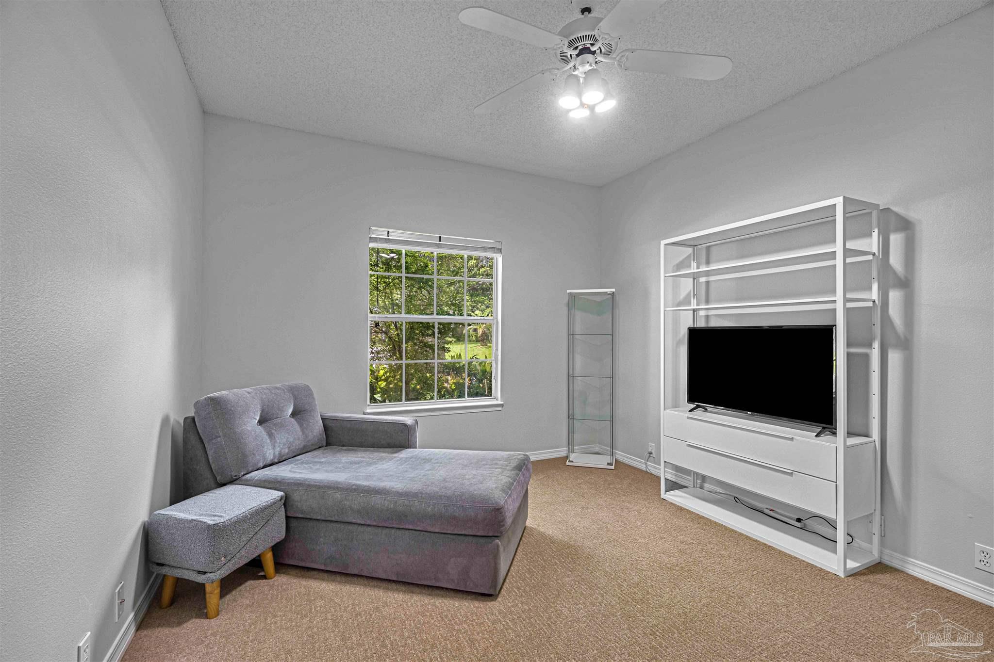 3068 Killarney Dr