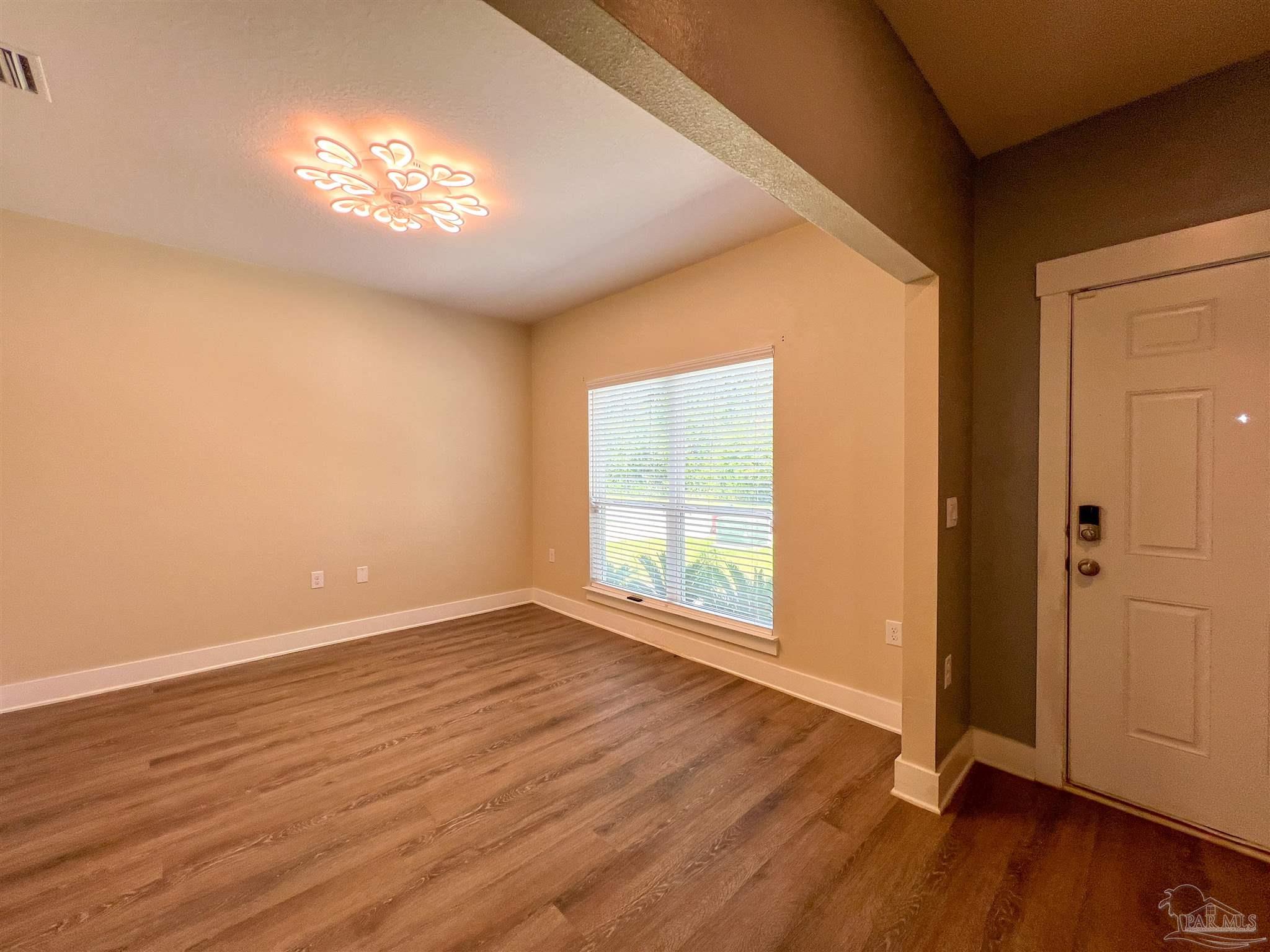 5709 Danbury Blvd